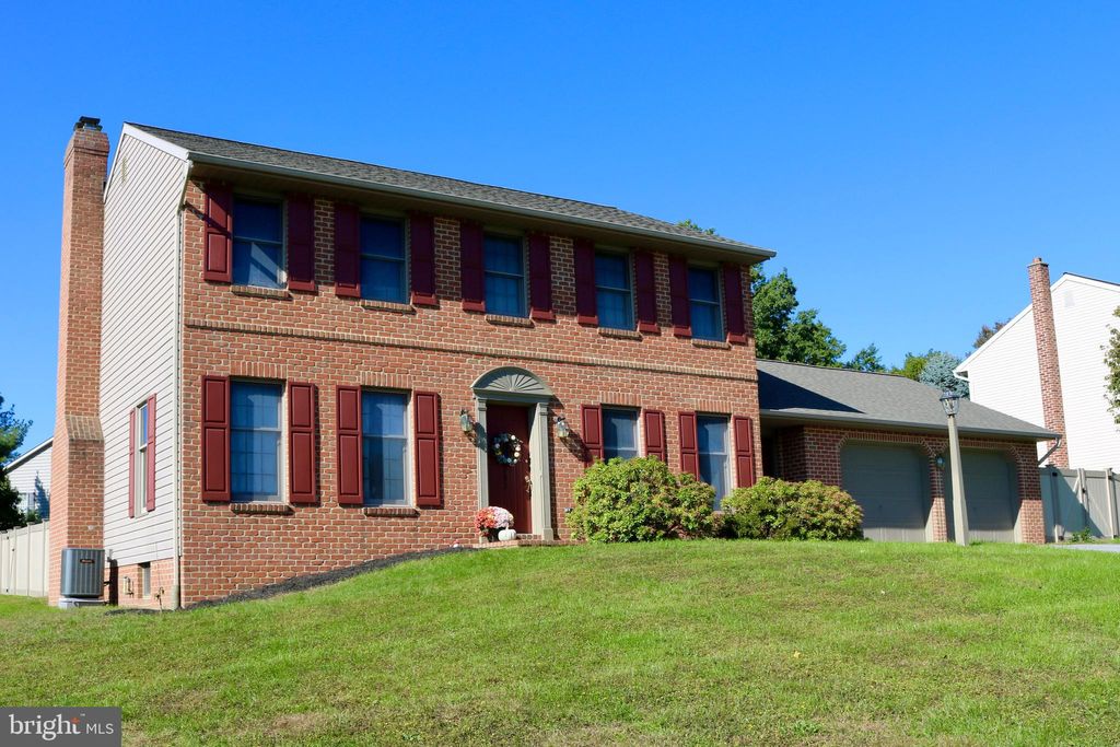 Photo of 792 Sue Drive, Lititz, PA 17543 (MLS # PALA2062392)