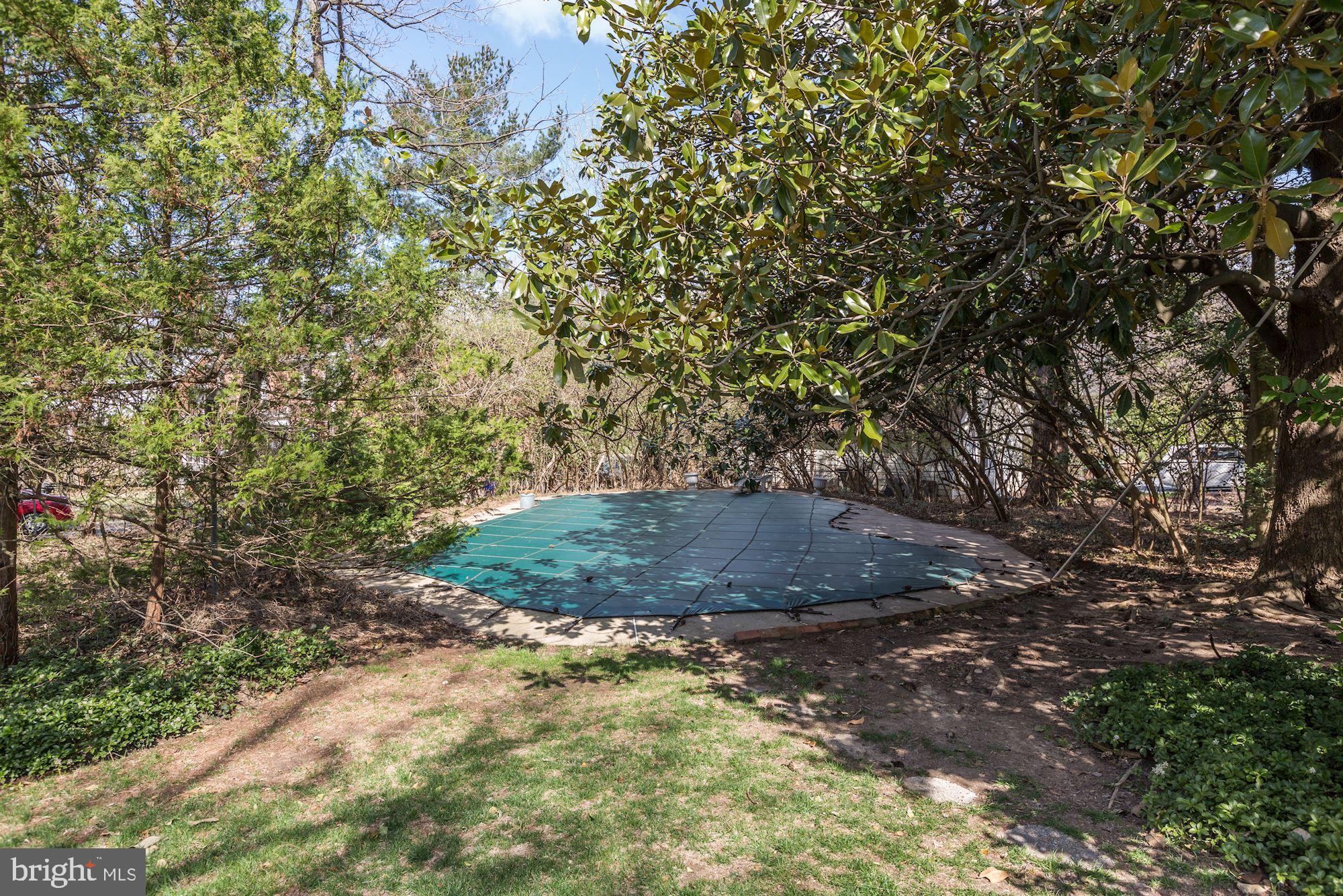 ROCKVILLE - Residential