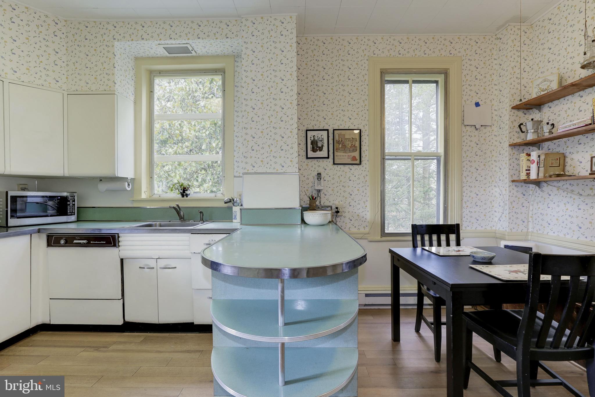 ROCKVILLE - Residential