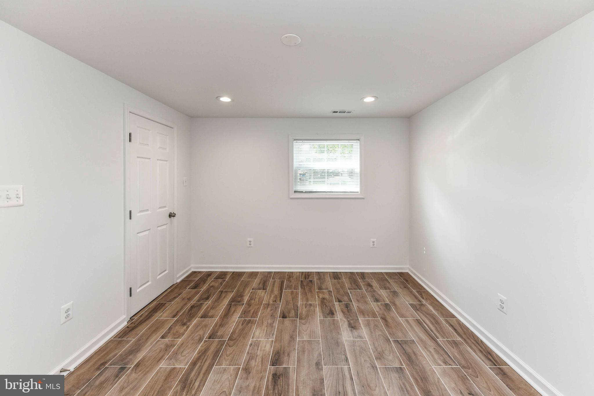 STERLING  PARK - Residential Lease