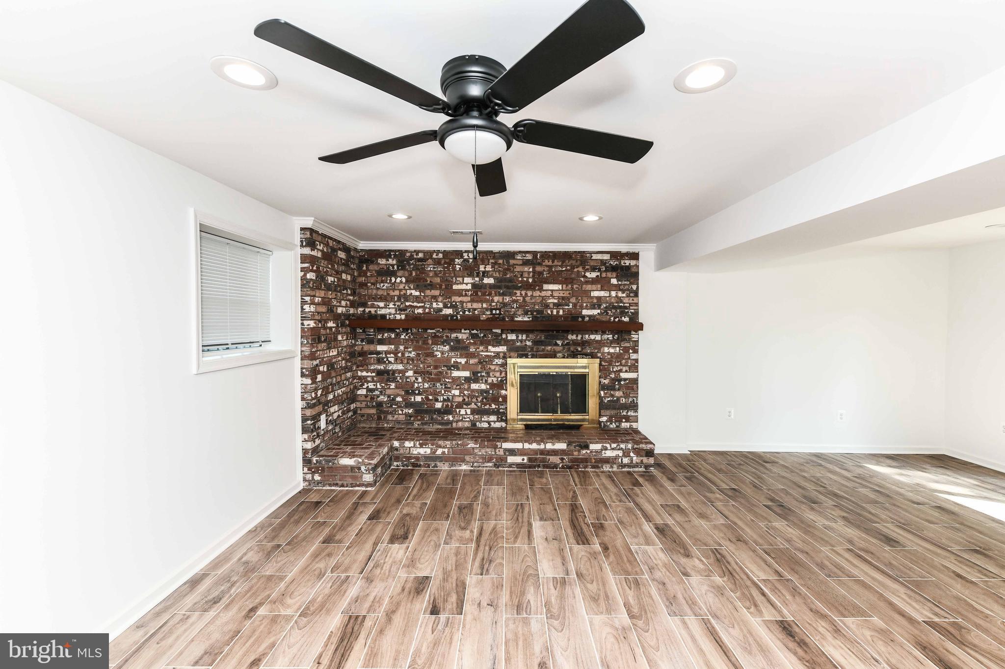 STERLING  PARK - Residential Lease