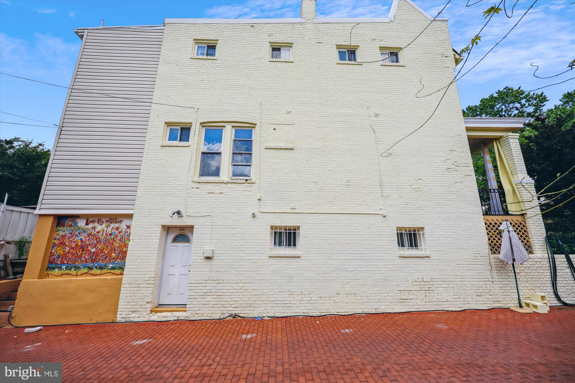 1706 NE 1ST STREET NE