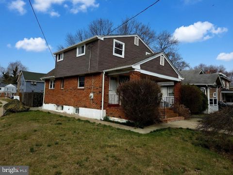 Homes For Sale - 200 E Roland Road<br/> BROOKHAVEN, PA 19015