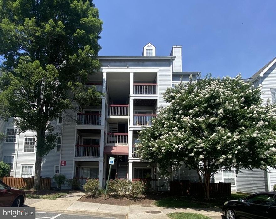 Beautiful and immaculately well maintained 1 bedroom condo with balcony overlooking park-like setting.
PET Friendly!!!
WATER included in the rent.
There is reserved parking, a community swimming pool, tennis courts and a fitness center. Call today for an appointment!

The closest grocery stores are Choice Market, Weis, and Indian Bazaar. Nearby coffee shops include Auntie Anne's Pretzels, Starbucks and Brian's Healthy Product.

This one will go fast! DON'T MISS IT!