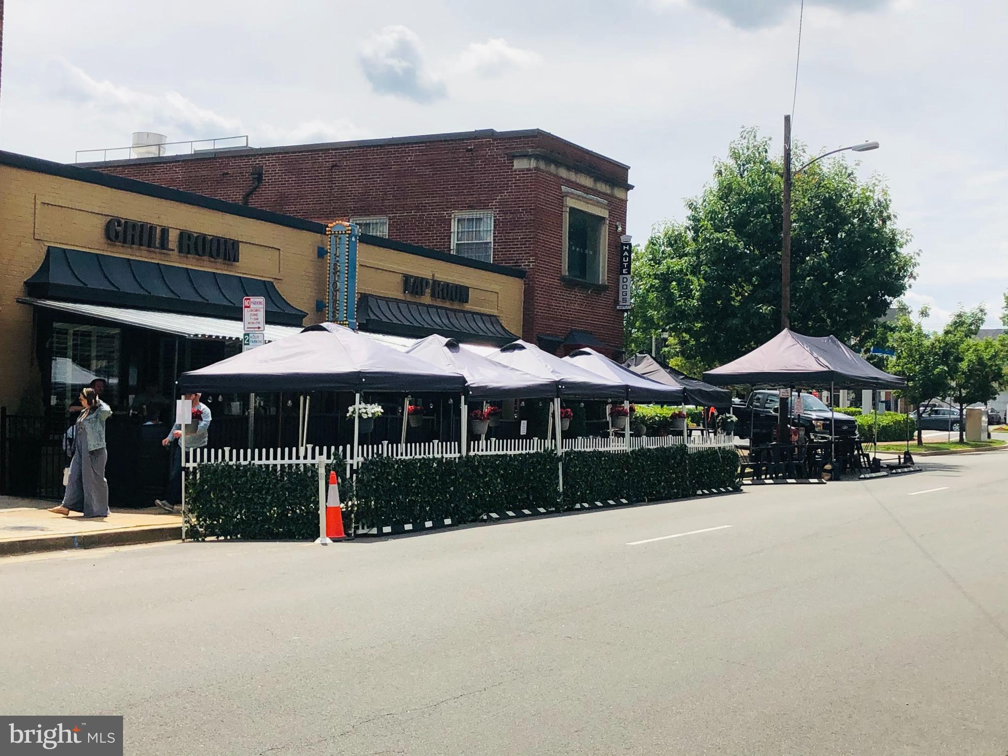 PORT ROYAL CONDOMINIUM - Residential Lease