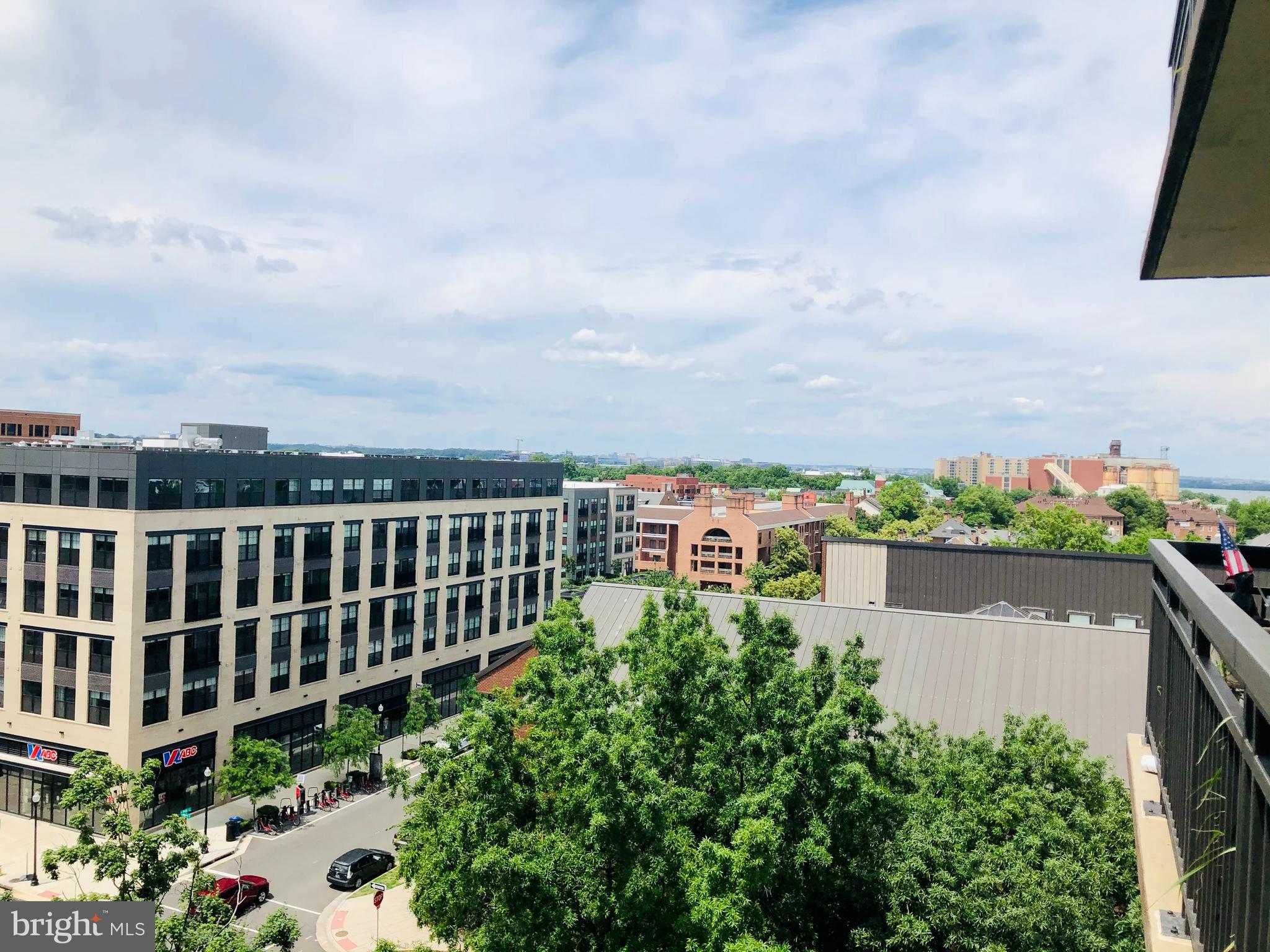 PORT ROYAL CONDOMINIUM - Residential Lease