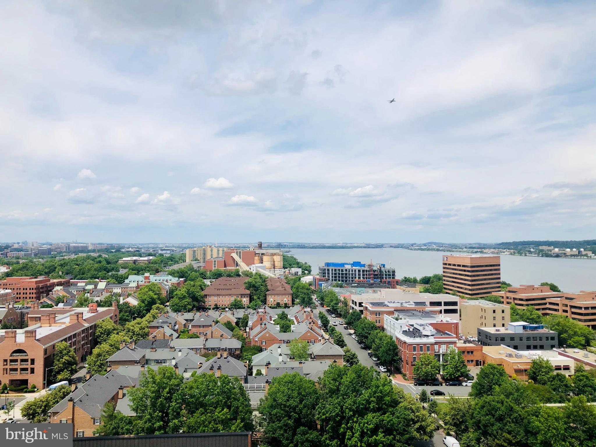 PORT ROYAL CONDOMINIUM - Residential Lease