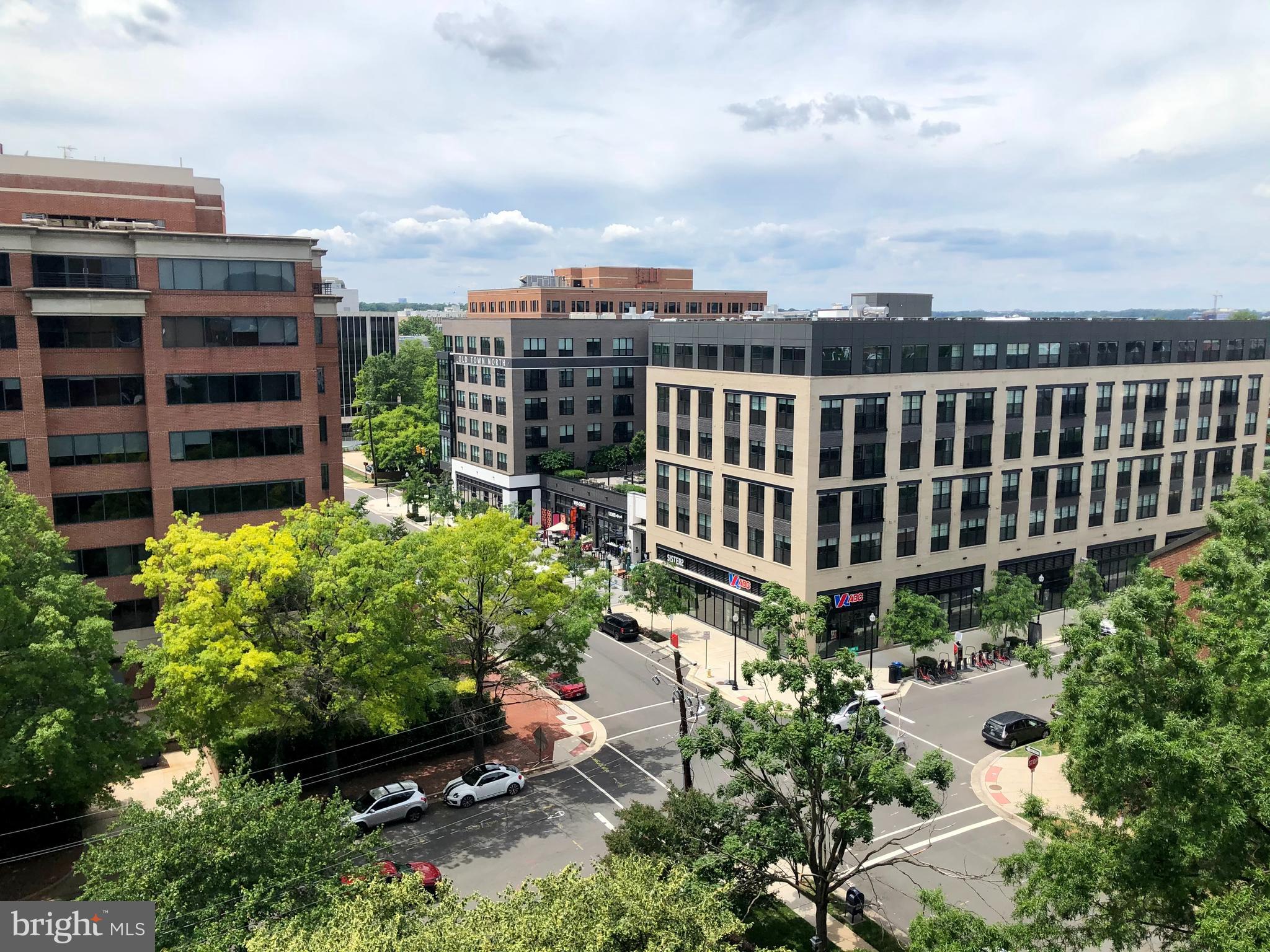 PORT ROYAL CONDOMINIUM - Residential Lease