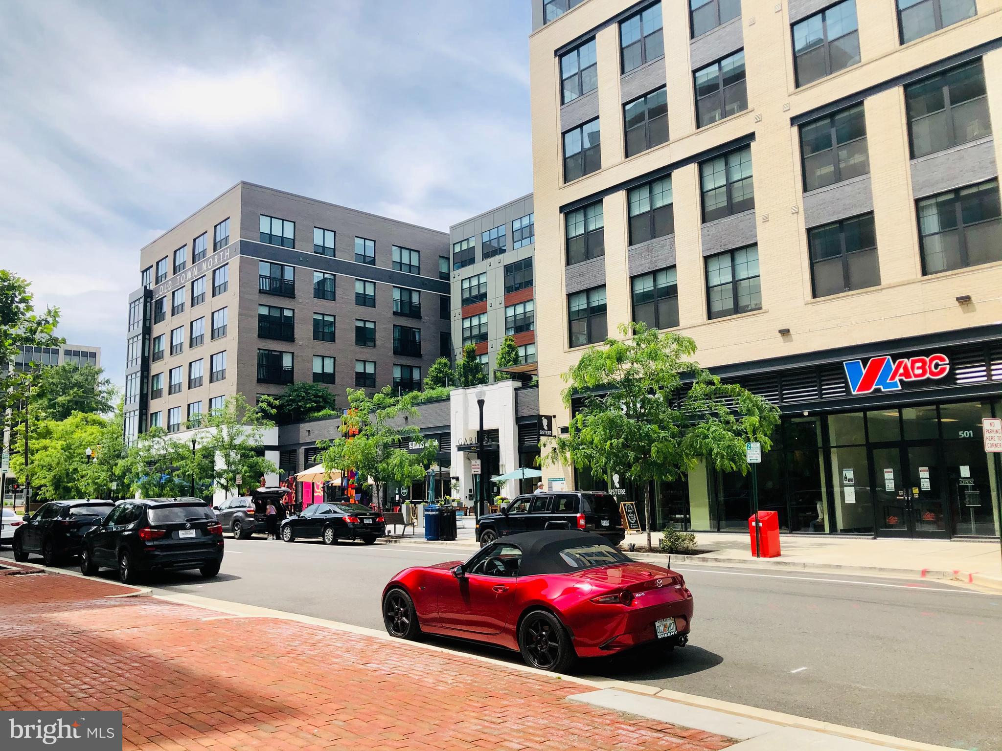 PORT ROYAL CONDOMINIUM - Residential Lease