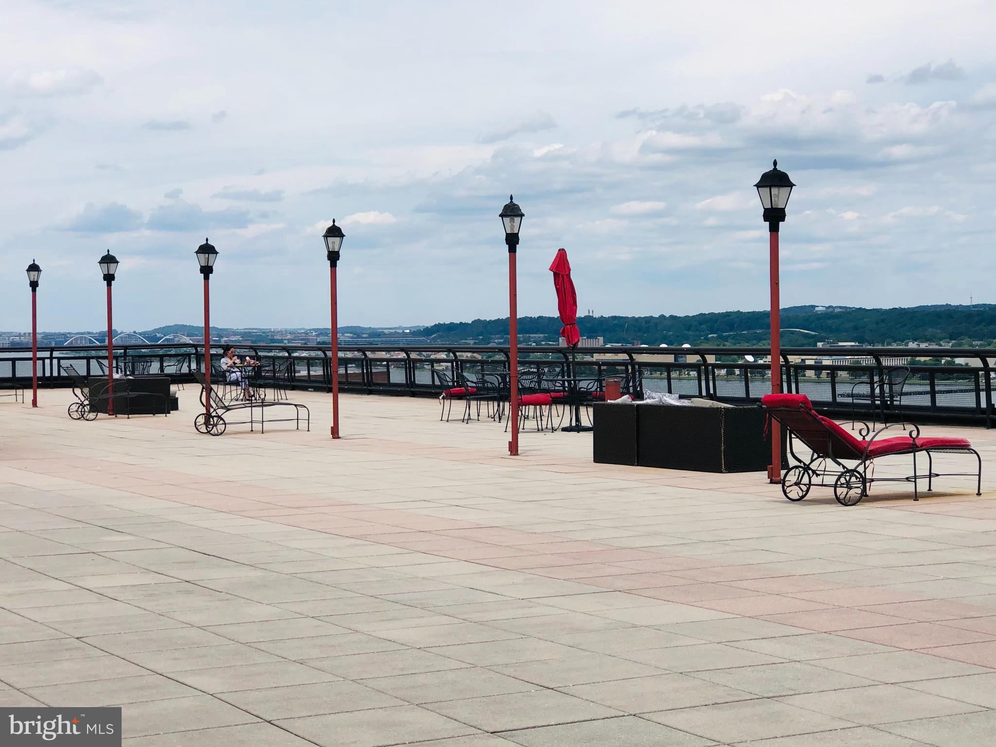 PORT ROYAL CONDOMINIUM - Residential Lease