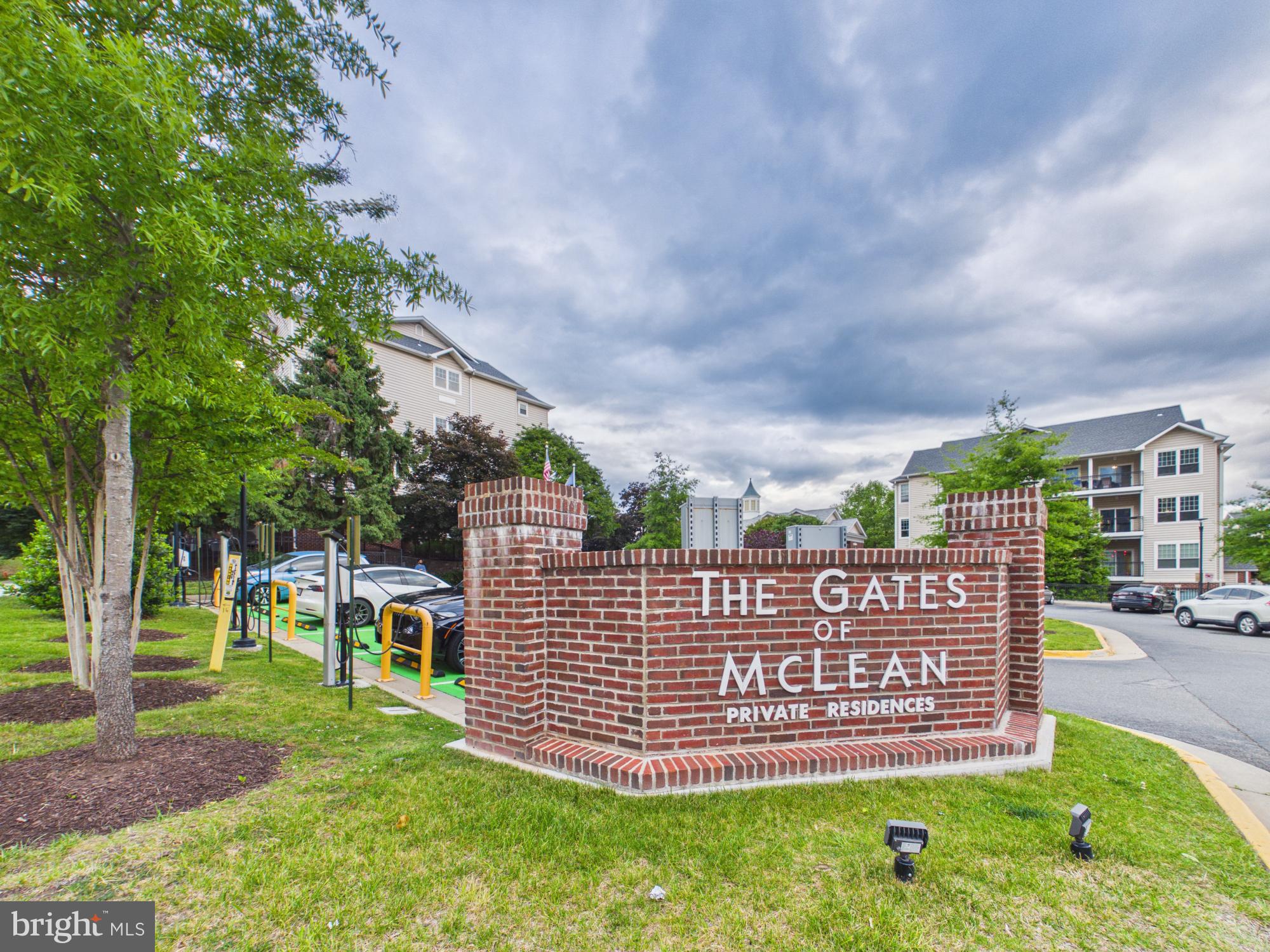 GATES OF MCLEAN - Residential