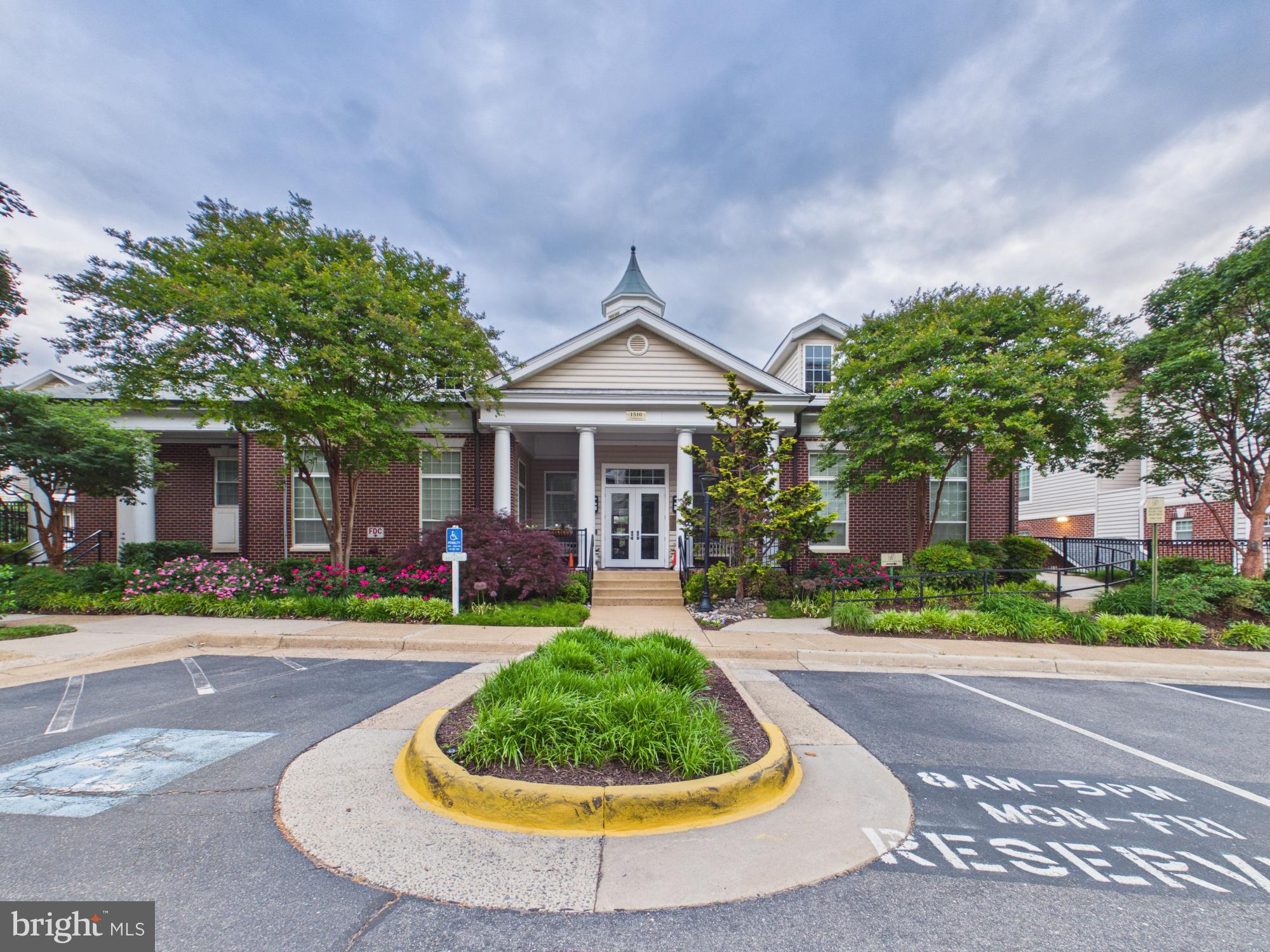 GATES OF MCLEAN - Residential