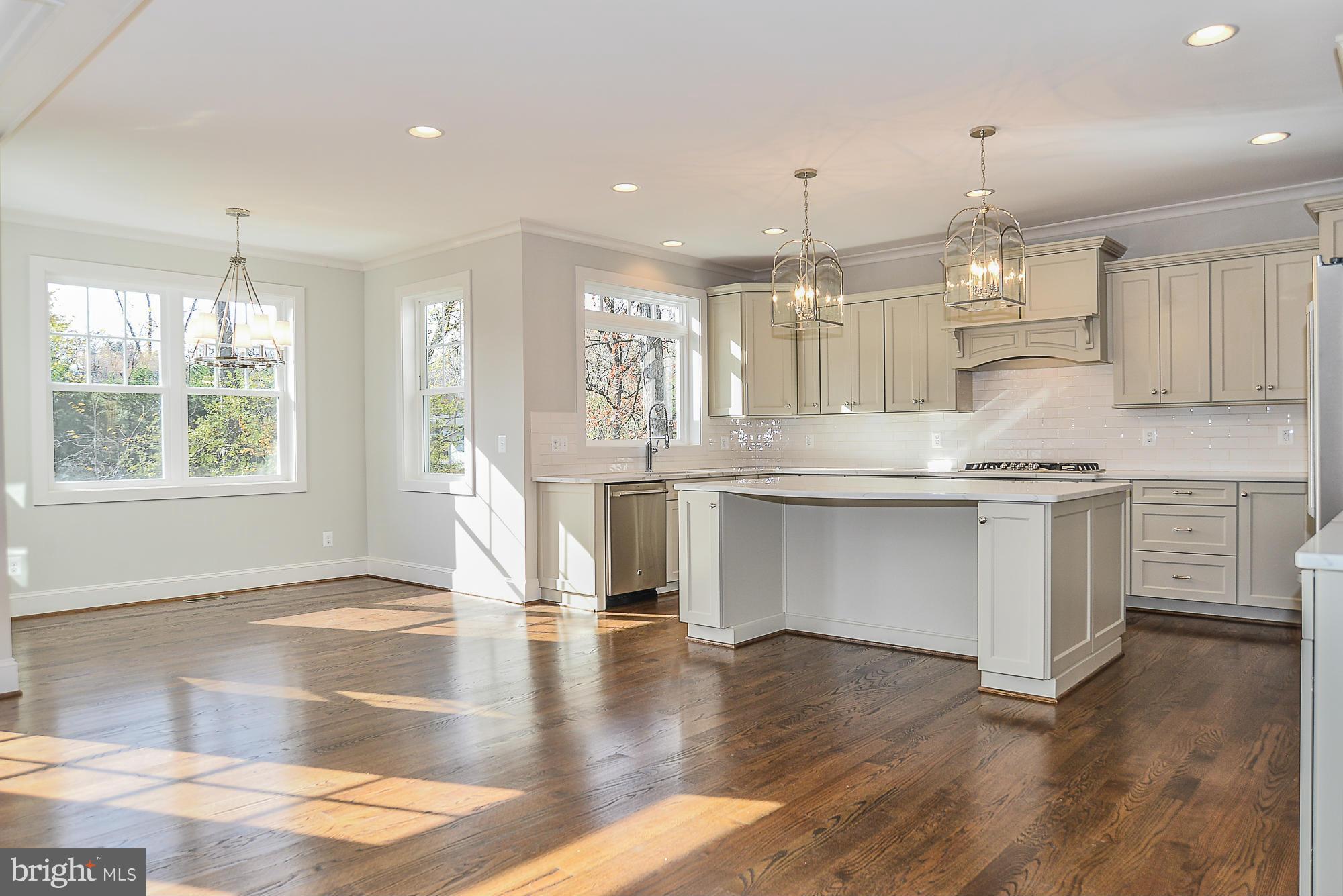 VIENNA WOODS - Residential