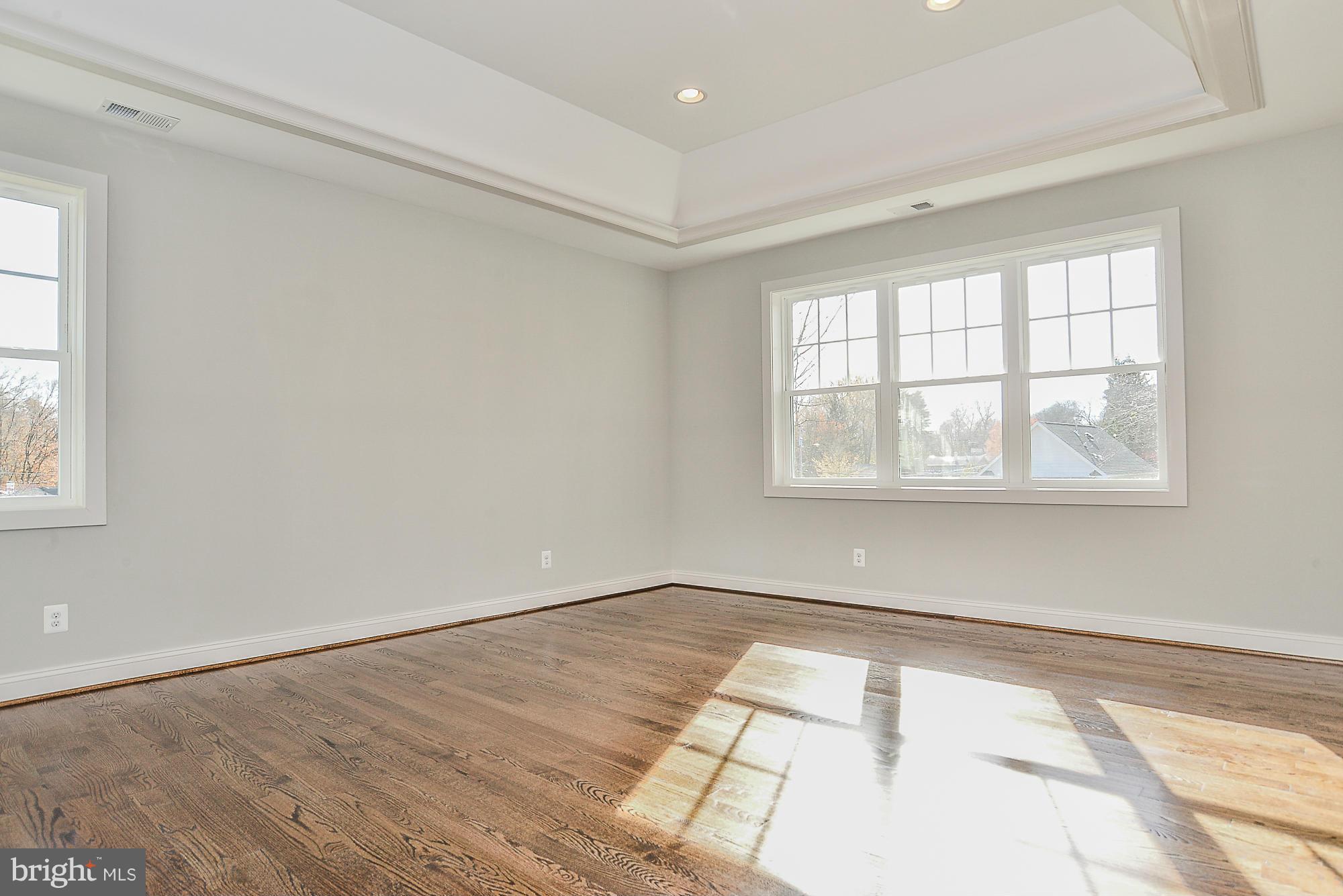 VIENNA WOODS - Residential