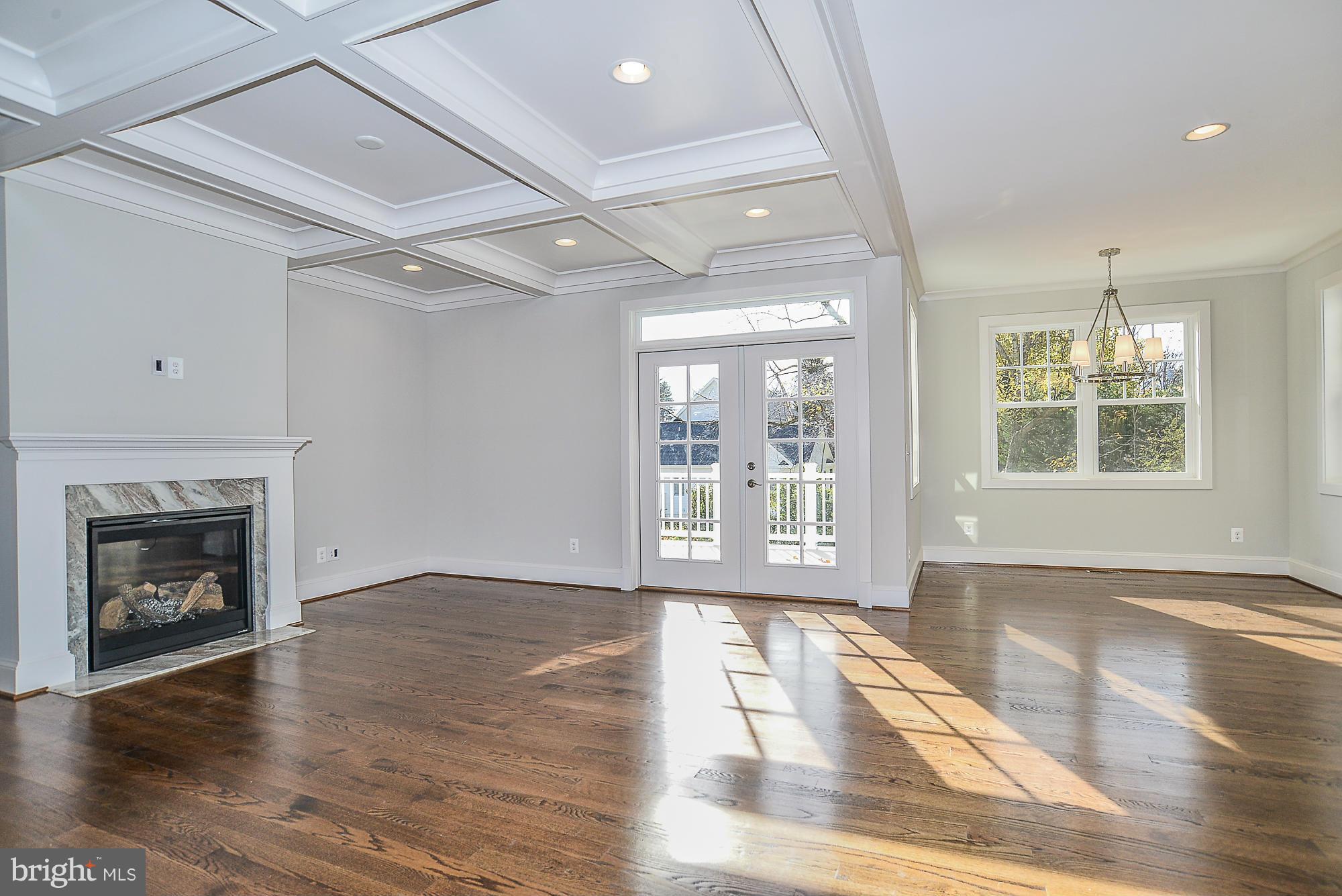 VIENNA WOODS - Residential