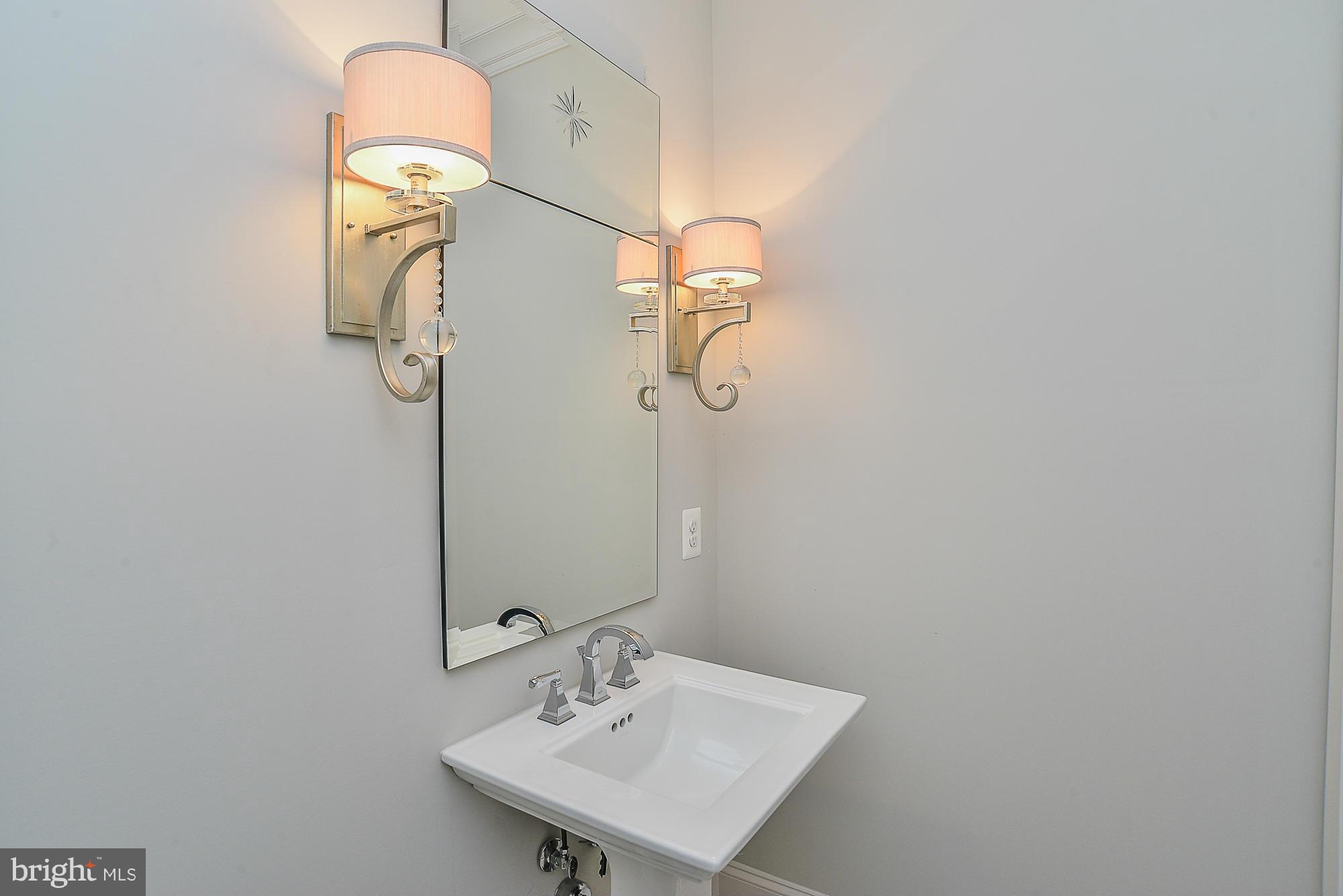 VIENNA WOODS - Residential