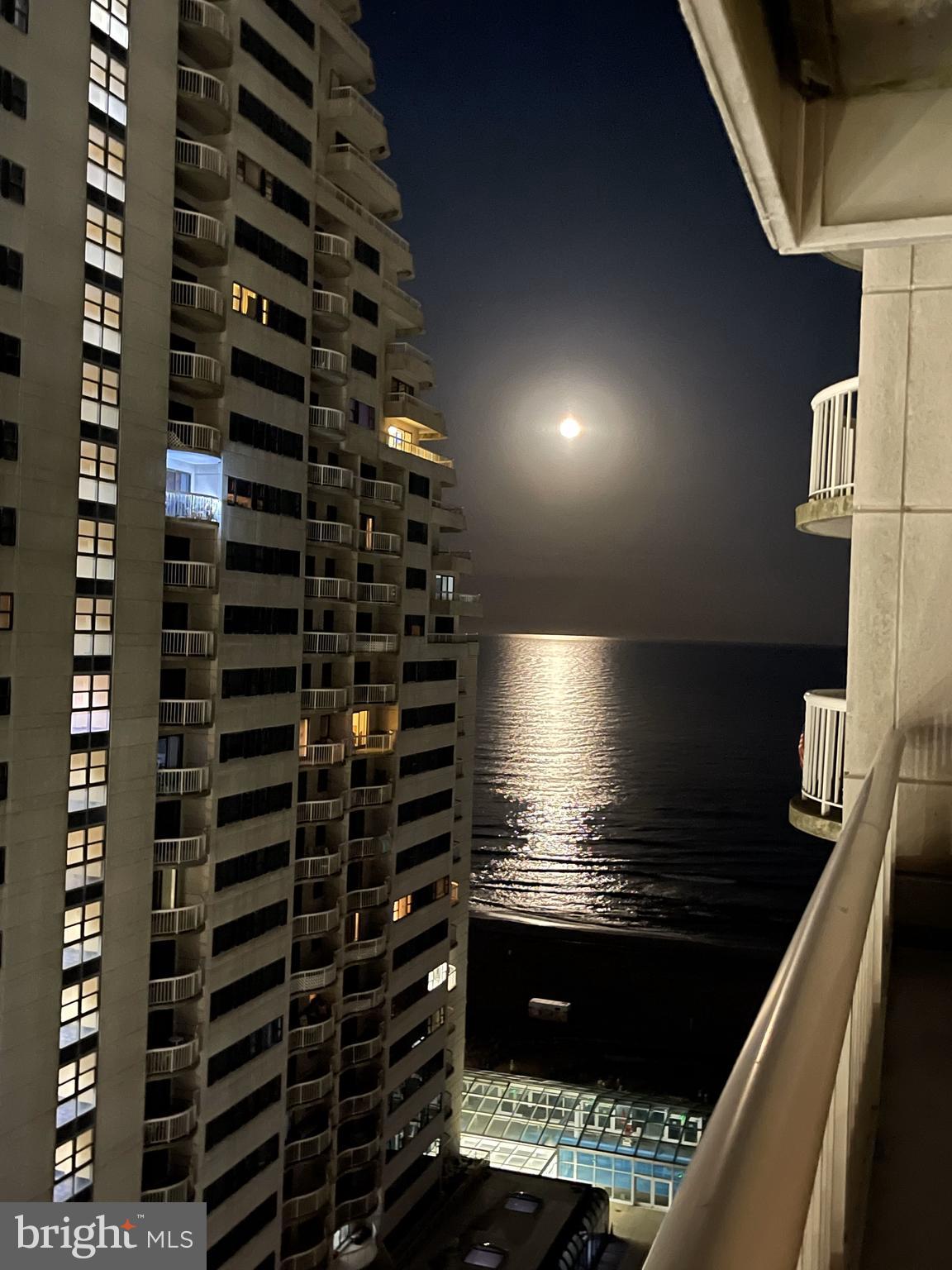 3101 BOARDWALK 2112-2