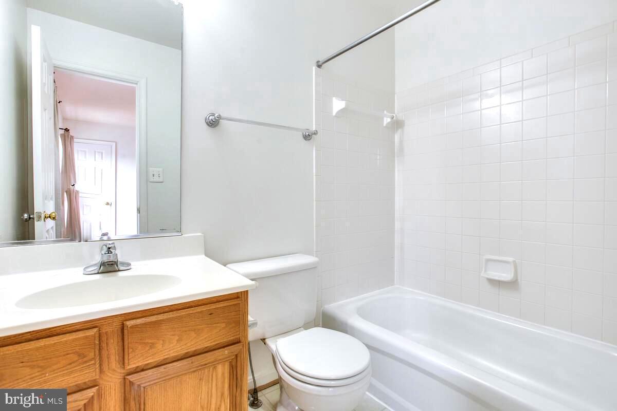 NORBECK GROVE CODM - Residential Lease