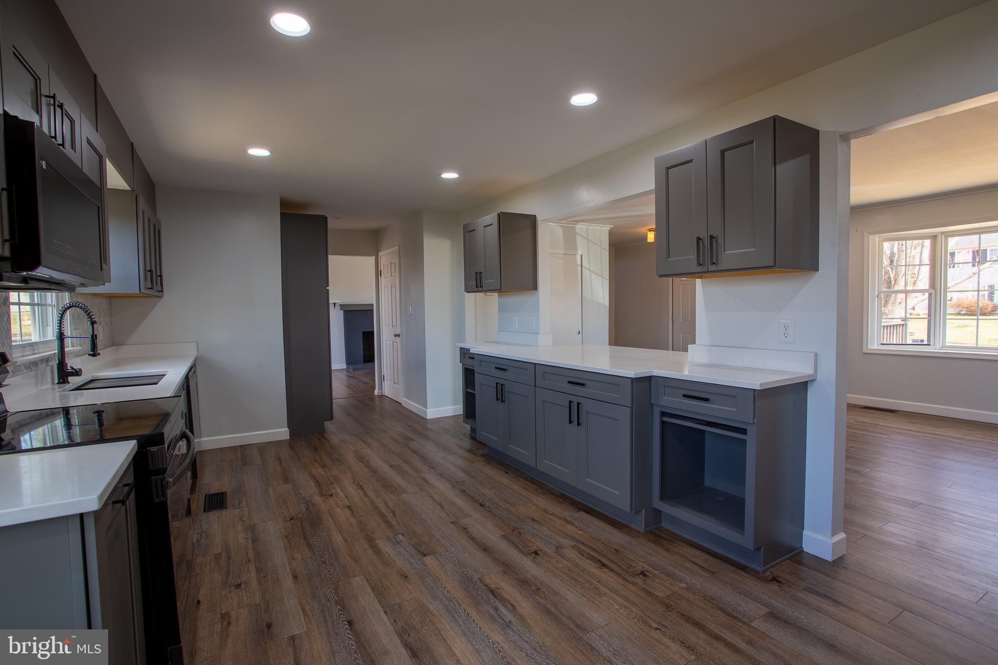 STAFFORD OAKS - Residential