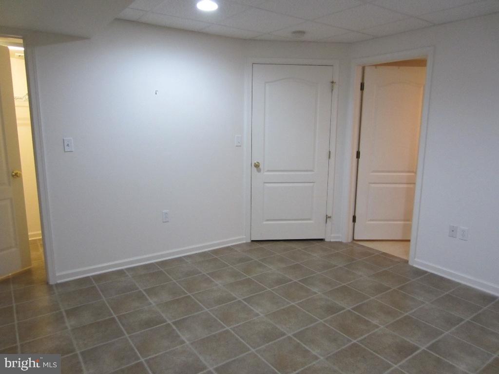 CEDAR HOLLOW - Residential