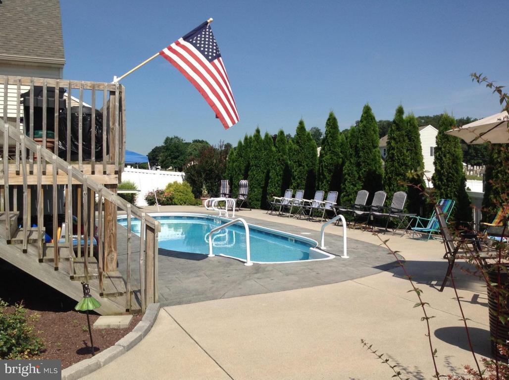 CEDAR HOLLOW - Residential