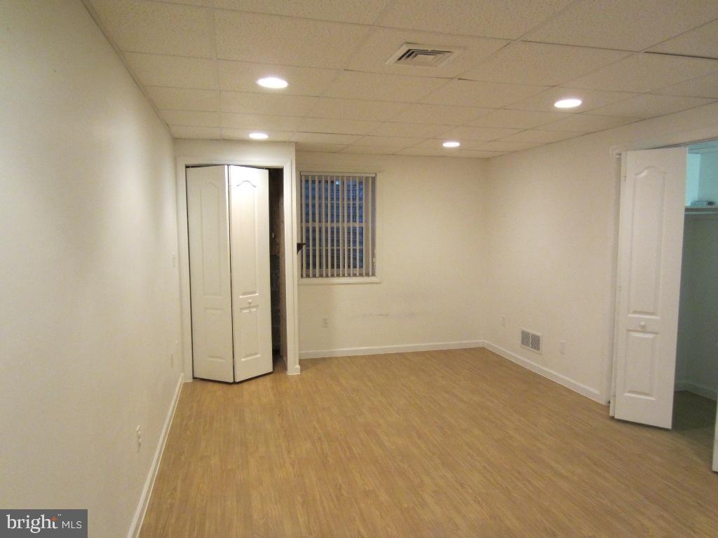 CEDAR HOLLOW - Residential