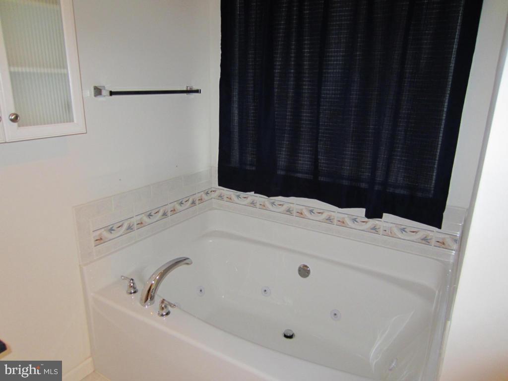 CEDAR HOLLOW - Residential