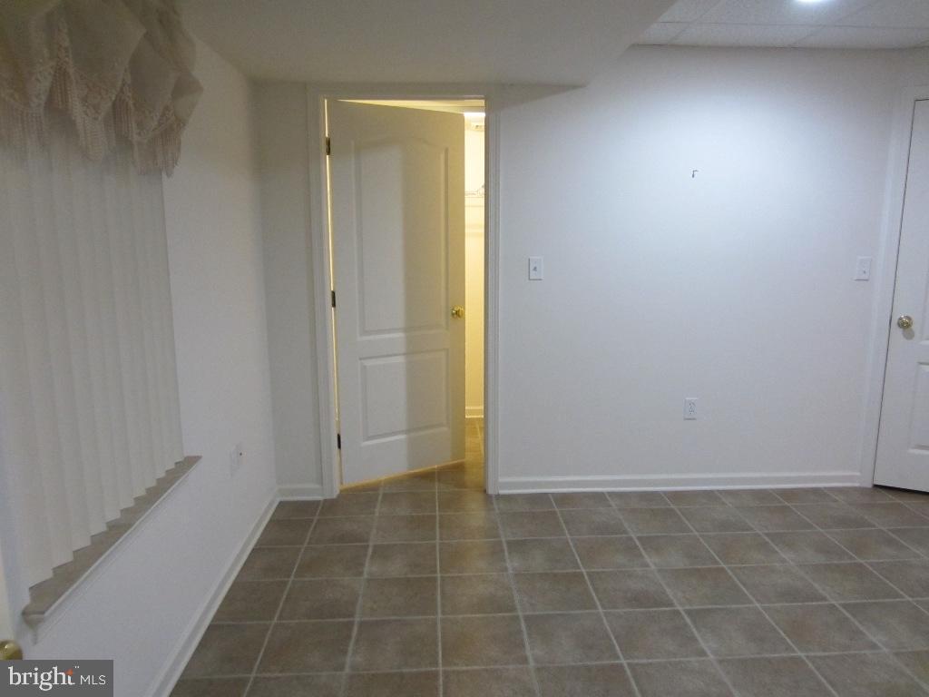 CEDAR HOLLOW - Residential