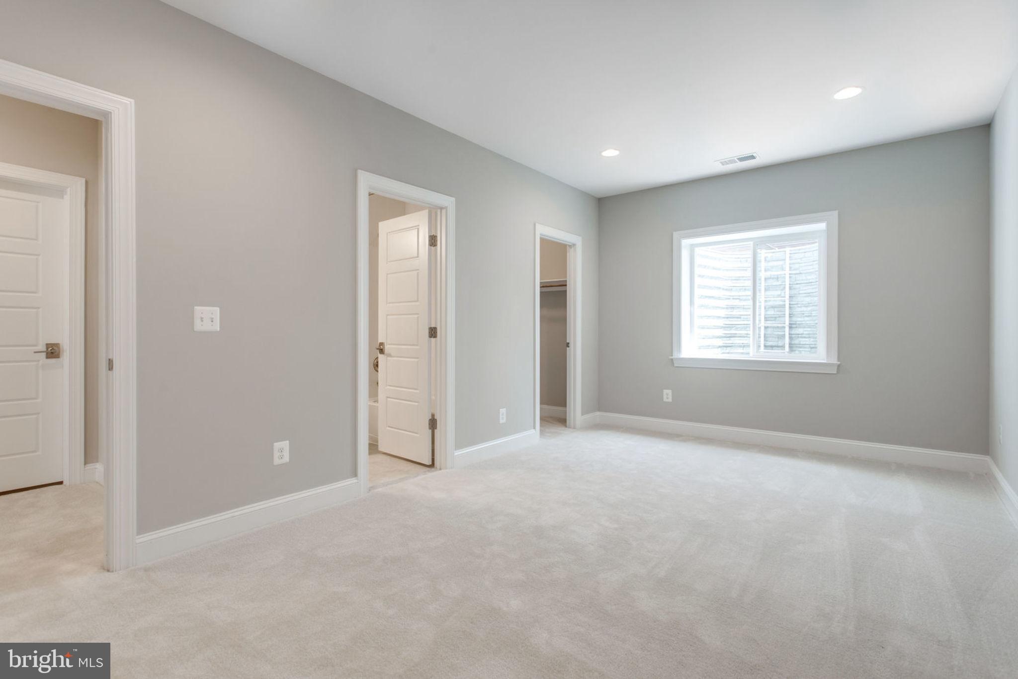 VIENNA WOODS - Residential