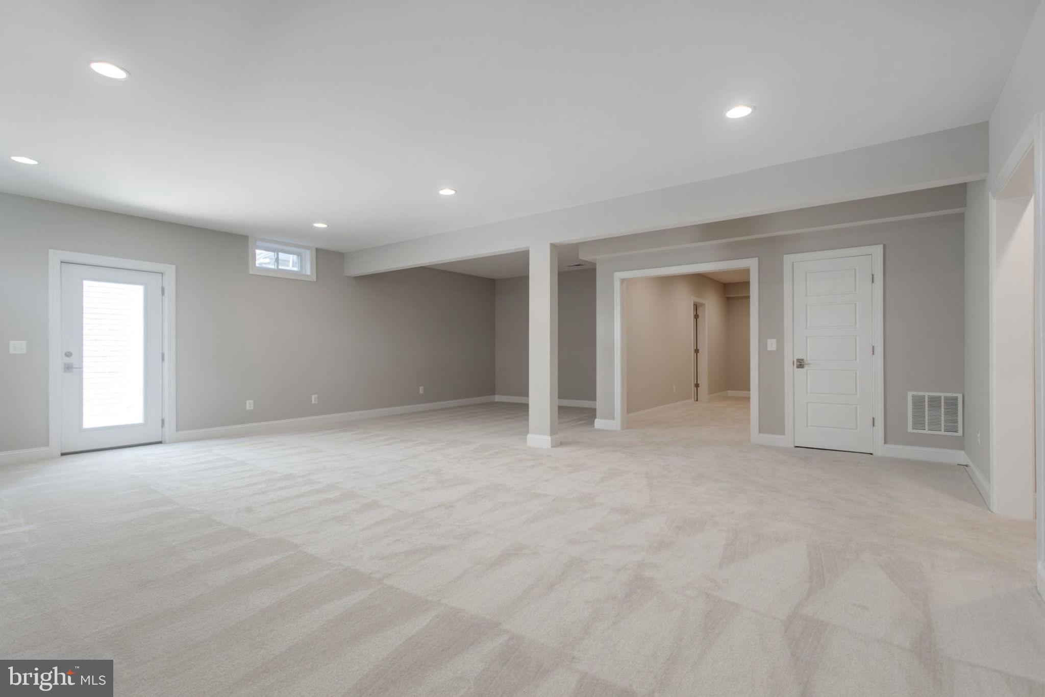 VIENNA WOODS - Residential