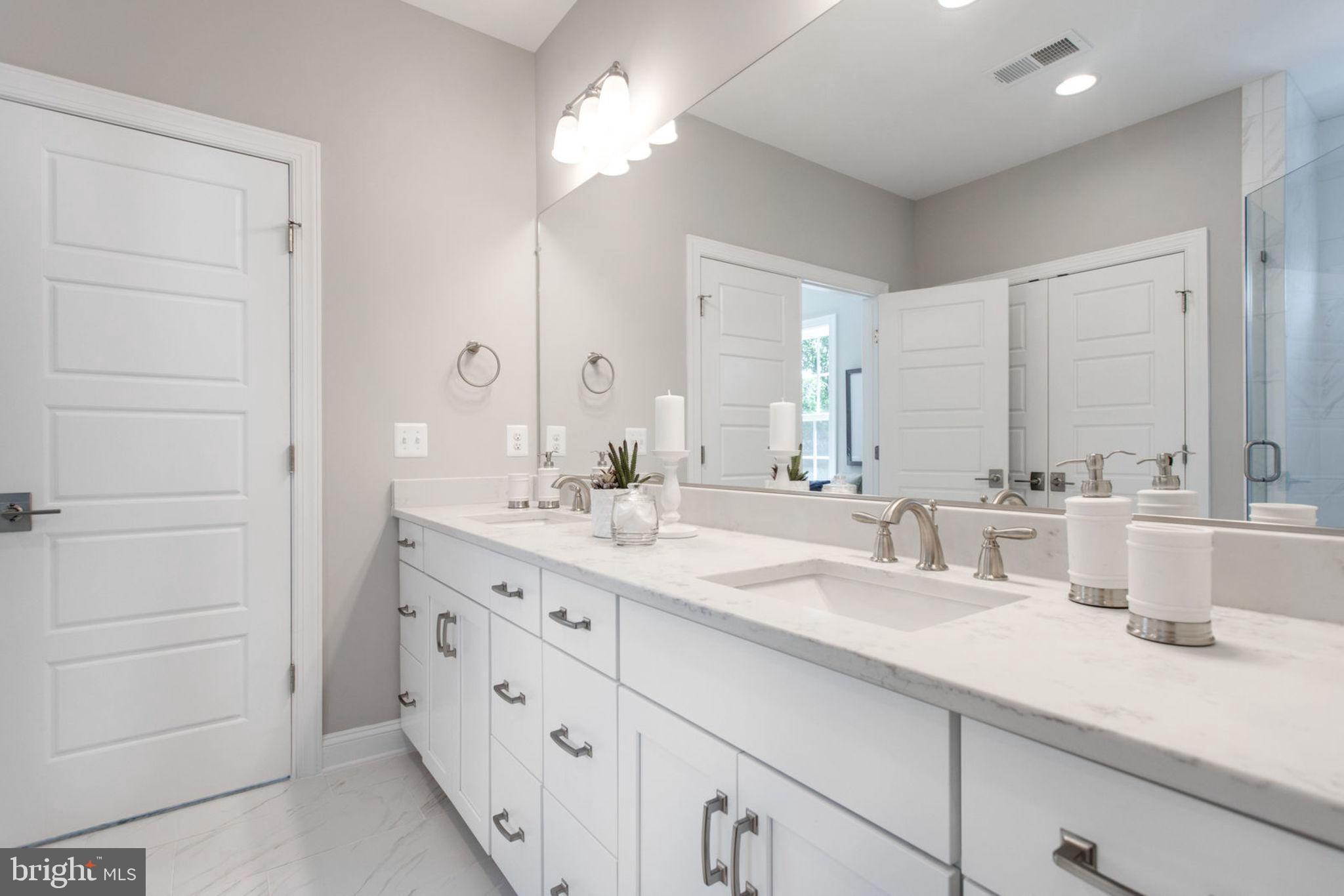 VIENNA WOODS - Residential