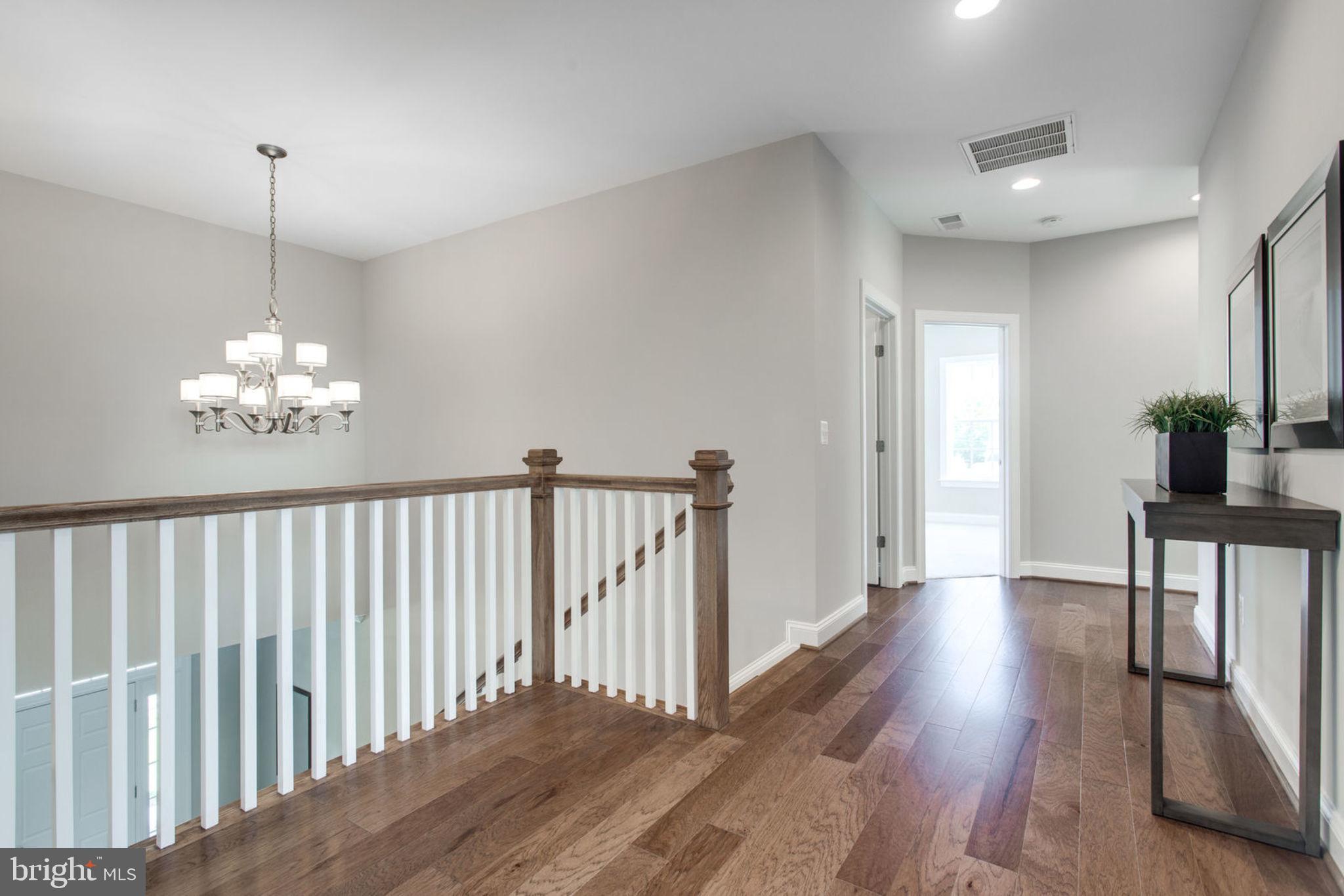 VIENNA WOODS - Residential