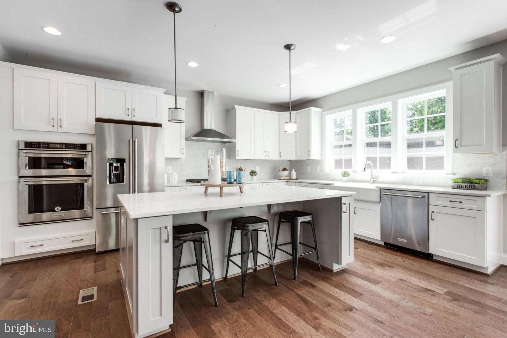 VIENNA WOODS - Residential