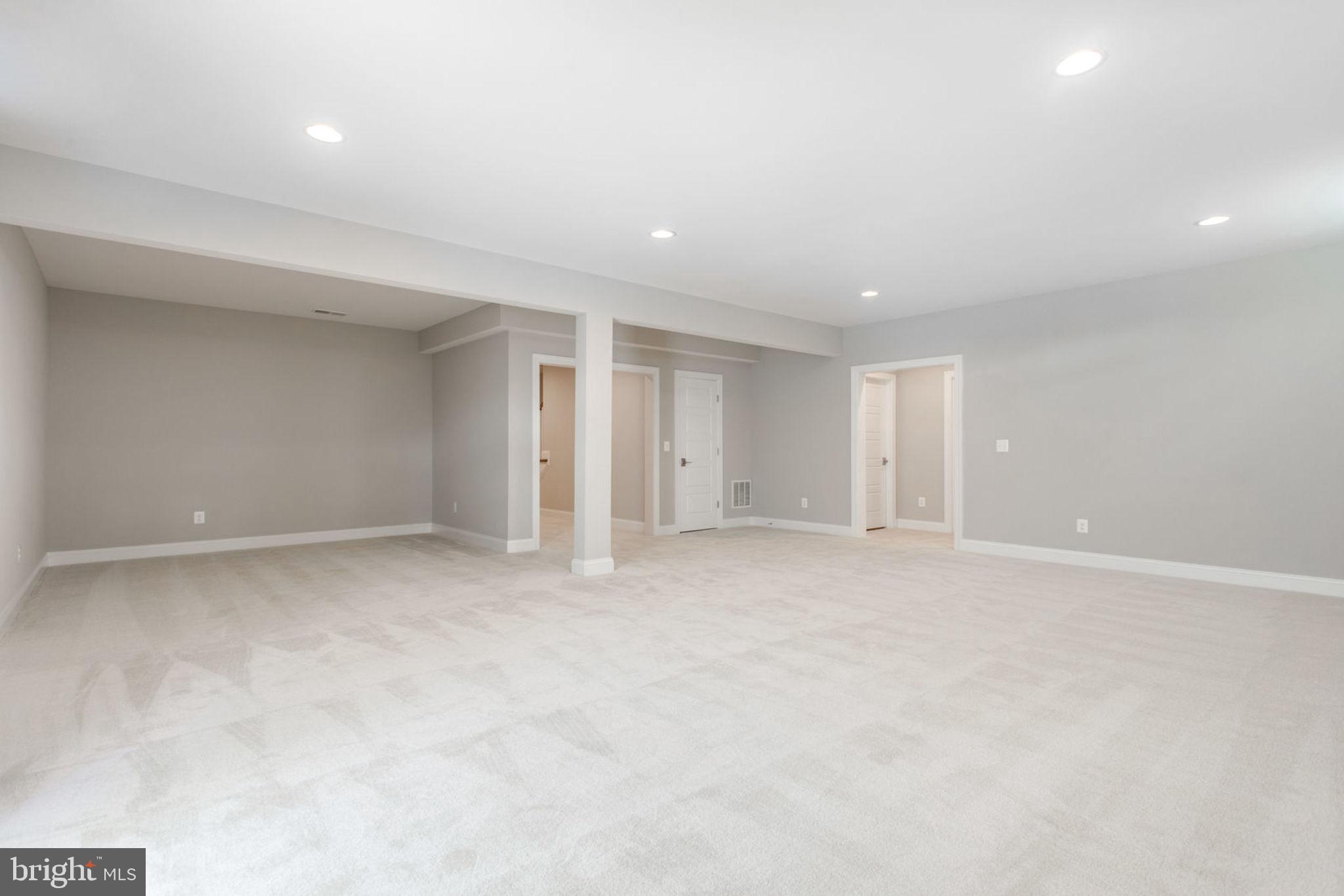 VIENNA WOODS - Residential