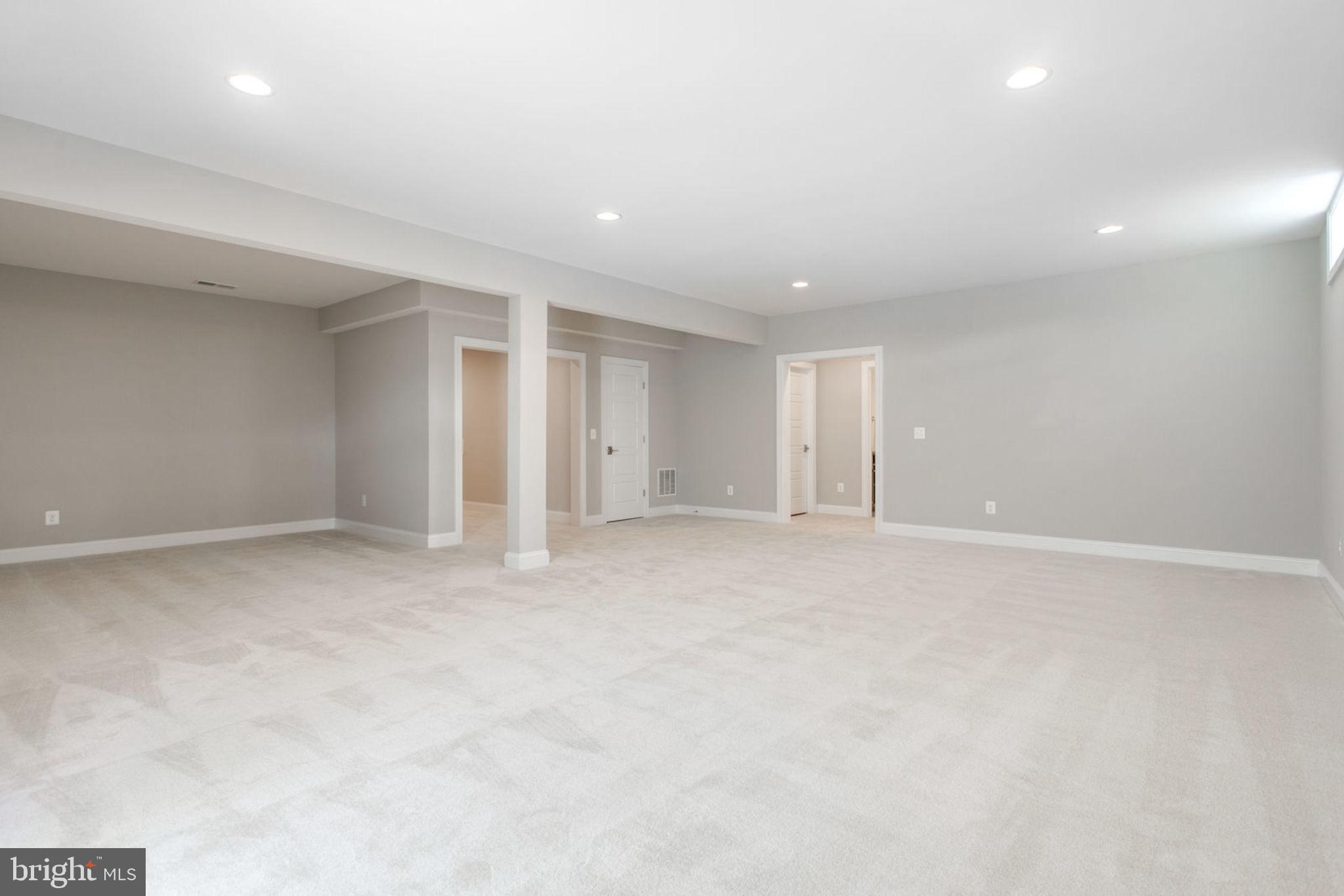 VIENNA WOODS - Residential