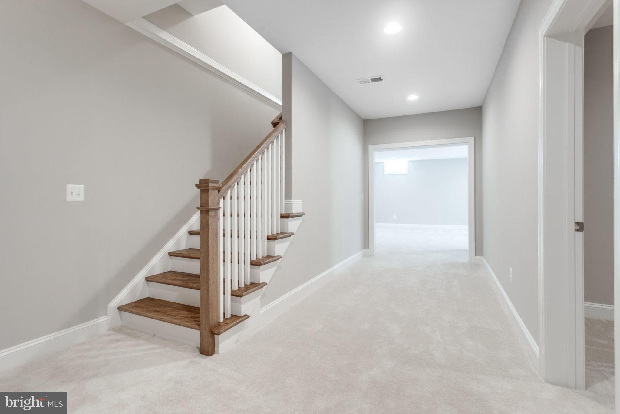 VIENNA WOODS - Residential