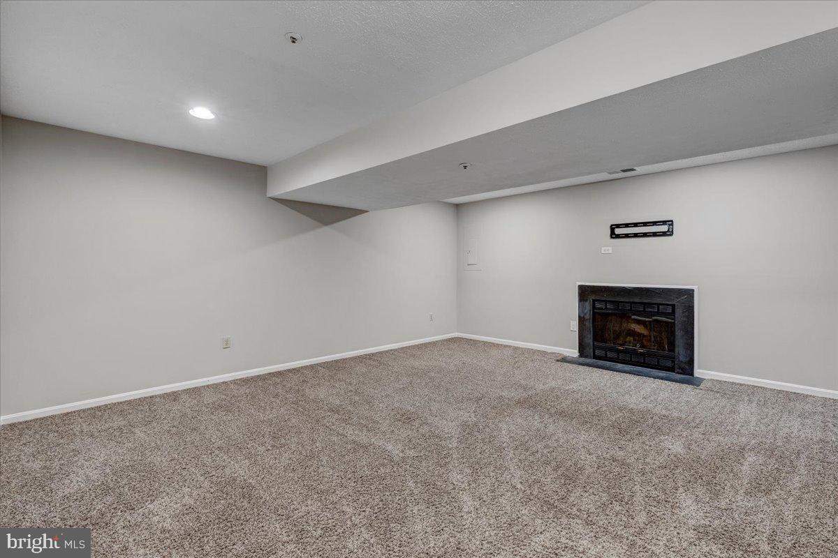 REGENCY MEADOWS - Residential