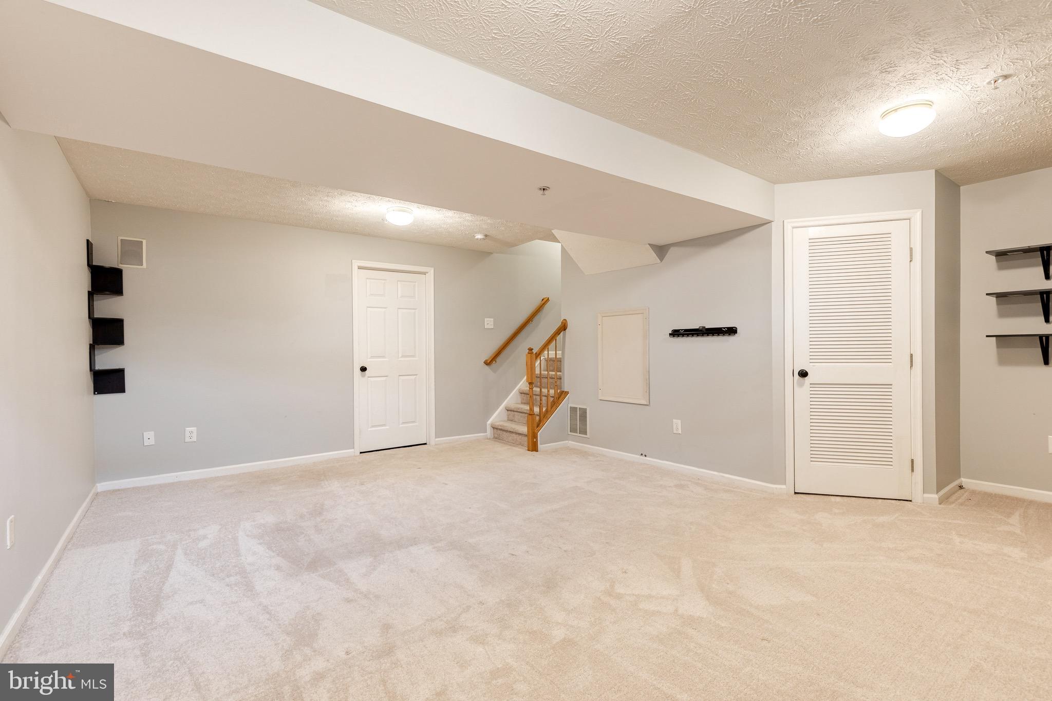 OWINGS MILLS NEWTOWN - Residential Lease