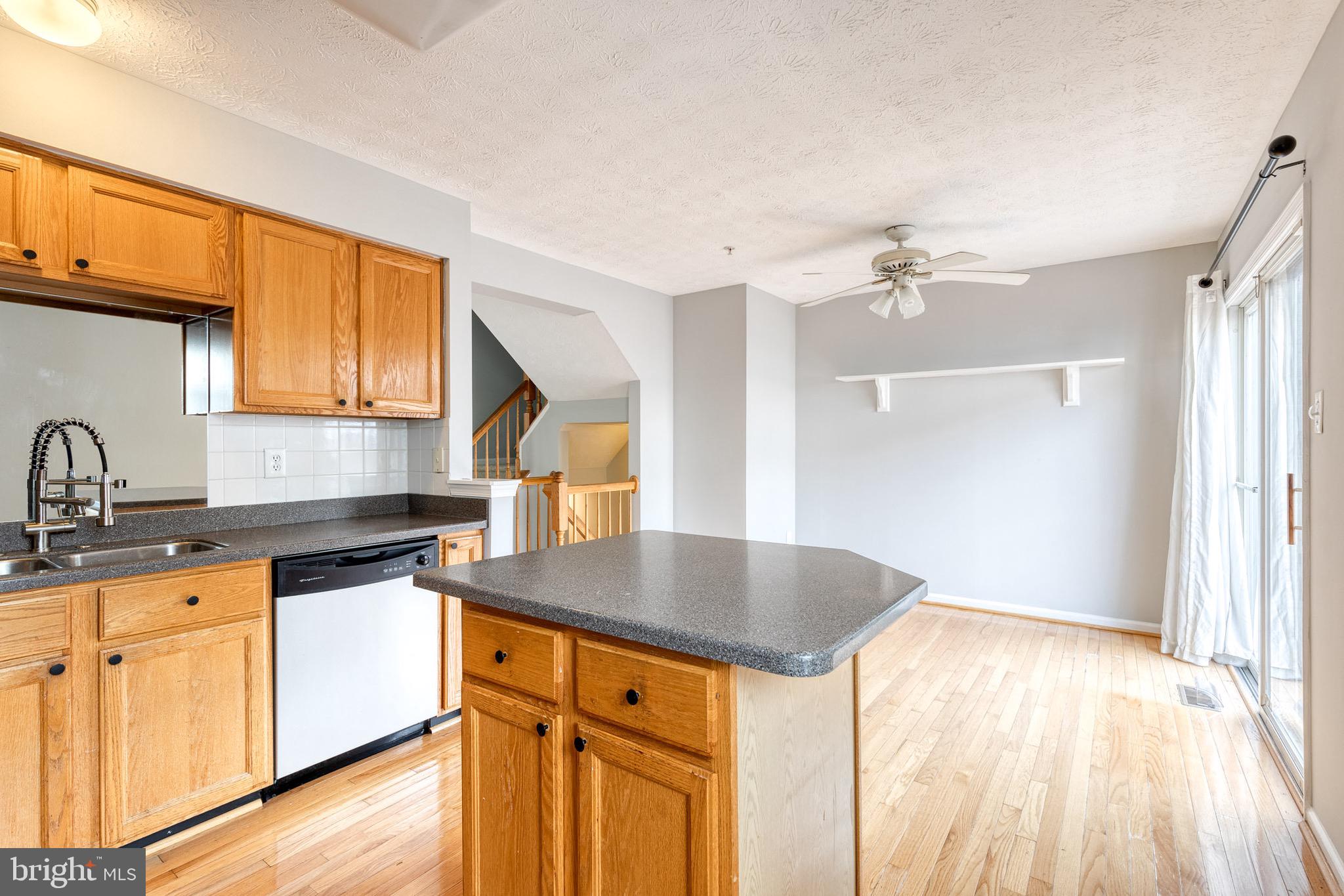 OWINGS MILLS NEWTOWN - Residential Lease