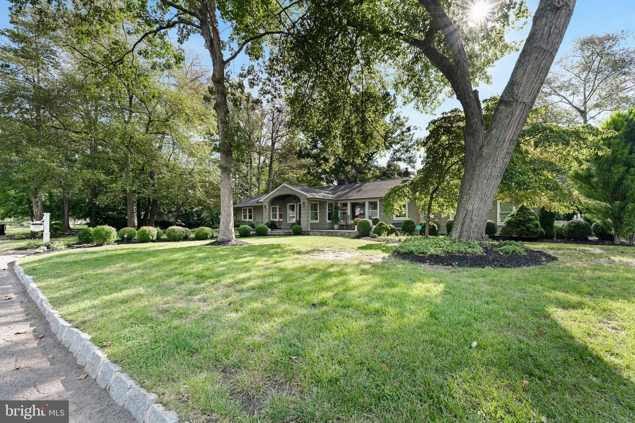 200 E LAKE BOULEVARD