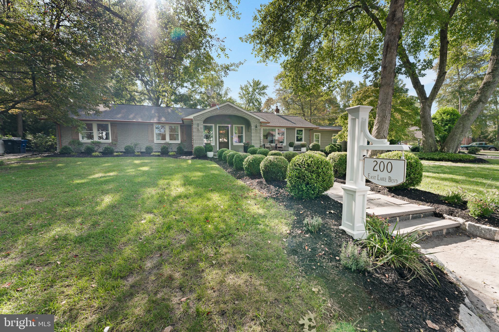 200 E LAKE BOULEVARD