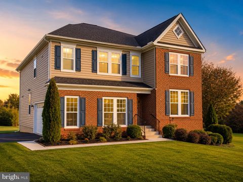 Photo of 40978 Spur Run Lane, ALDIE, VA 20105 (MLS # VALO2125400)