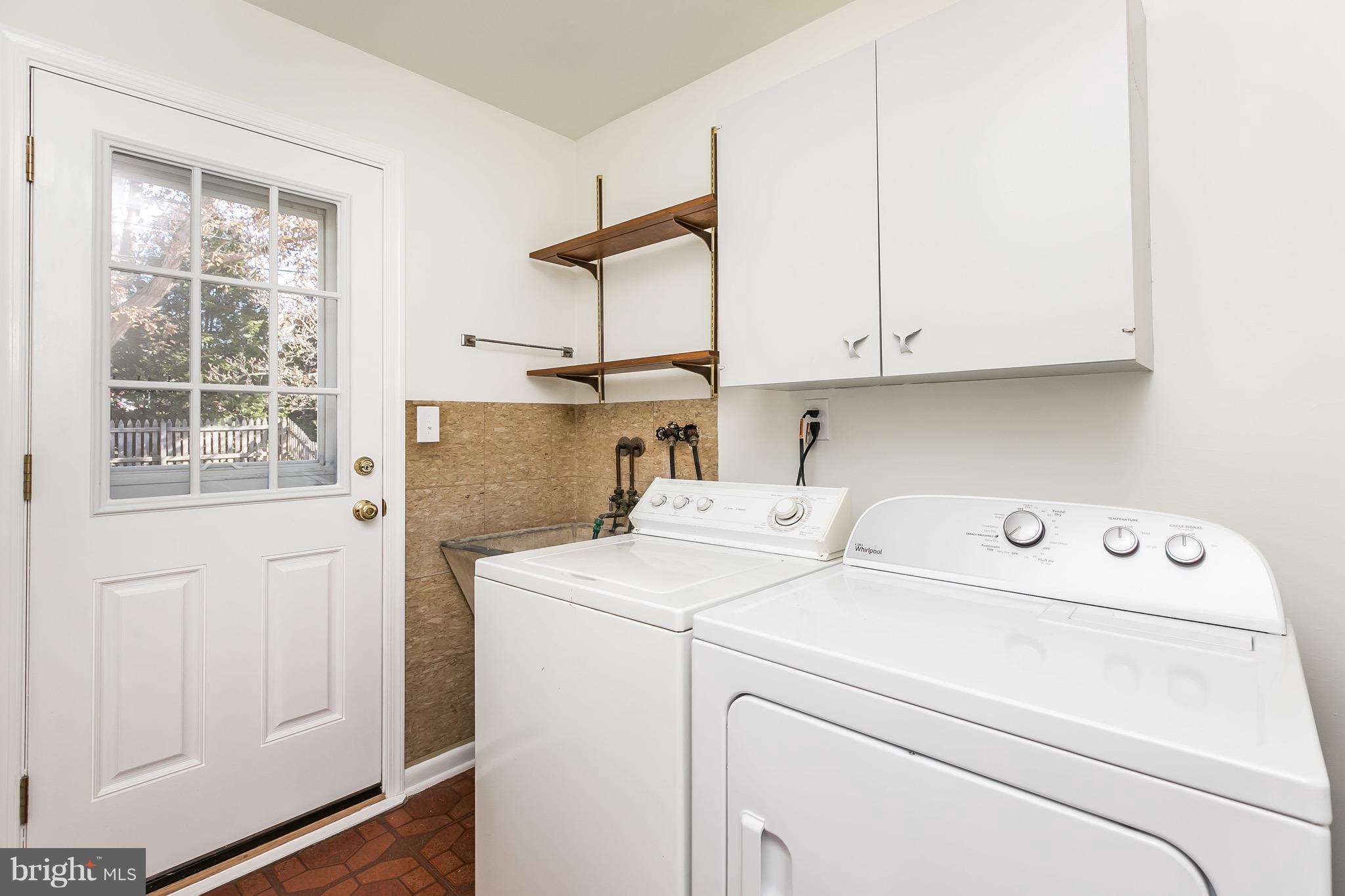 LILLIAN ESTATES - Residential