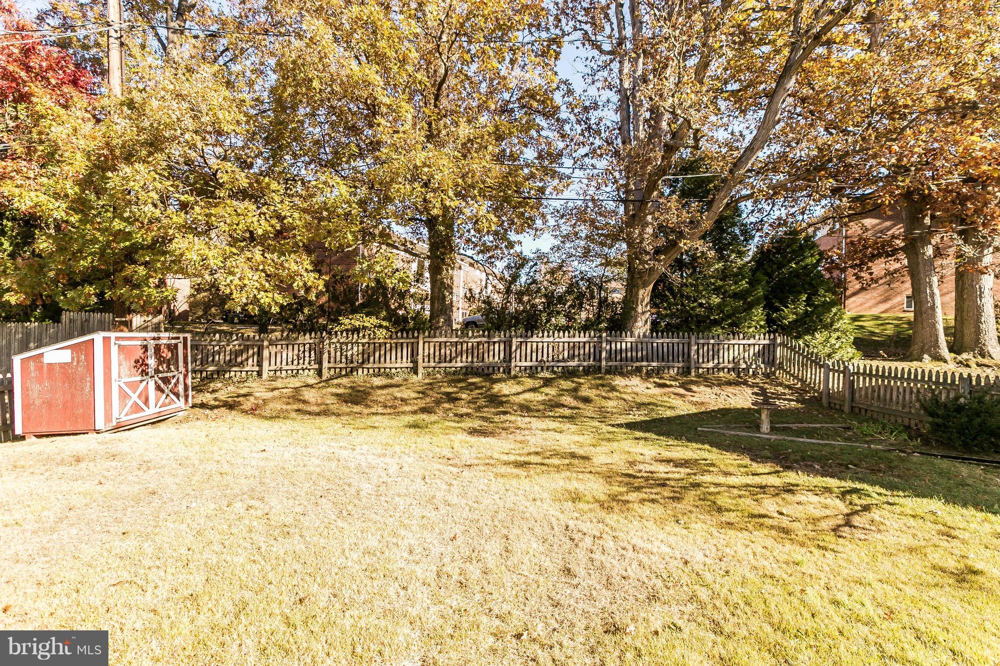 LILLIAN ESTATES - Residential