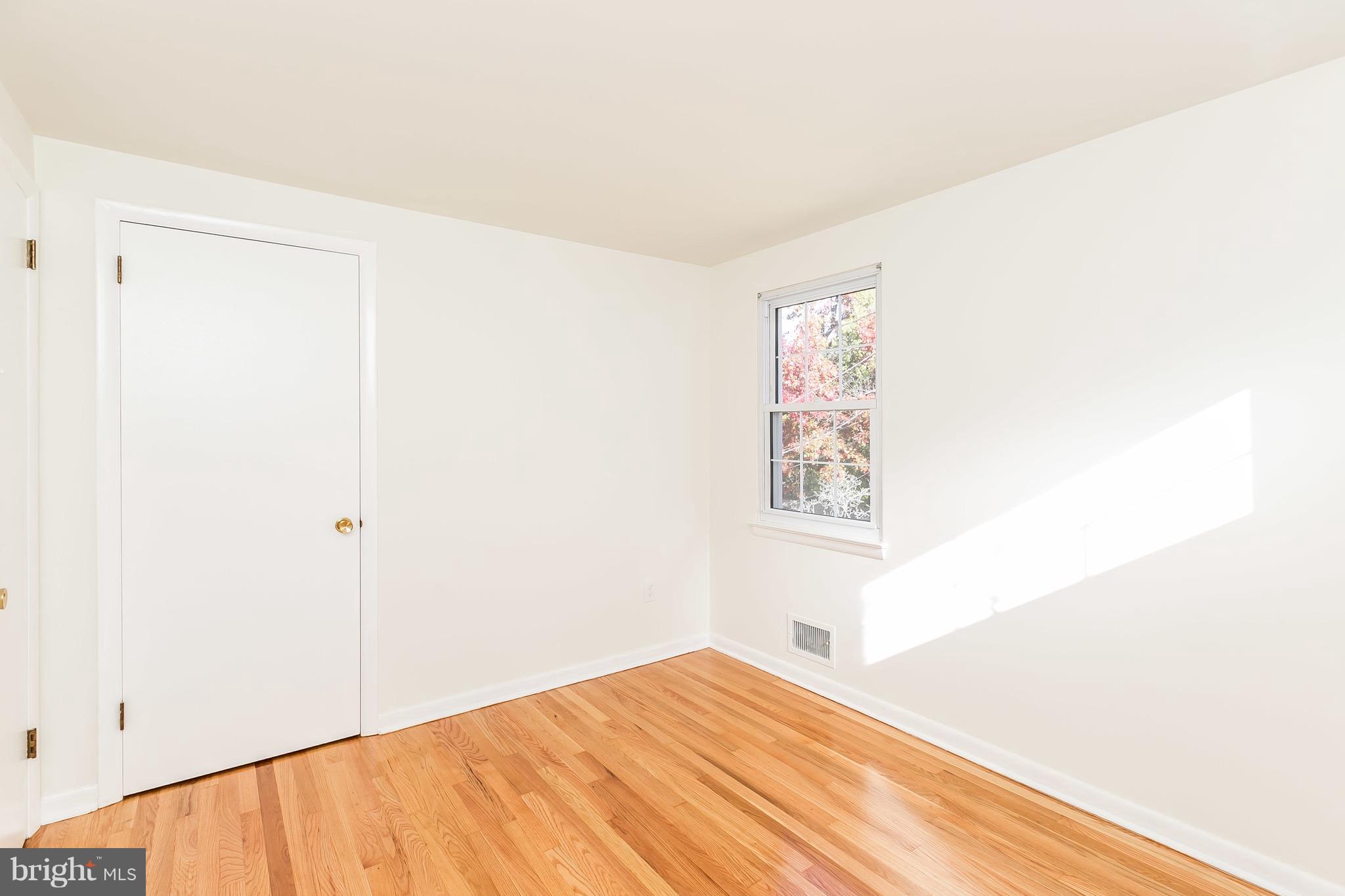 LILLIAN ESTATES - Residential