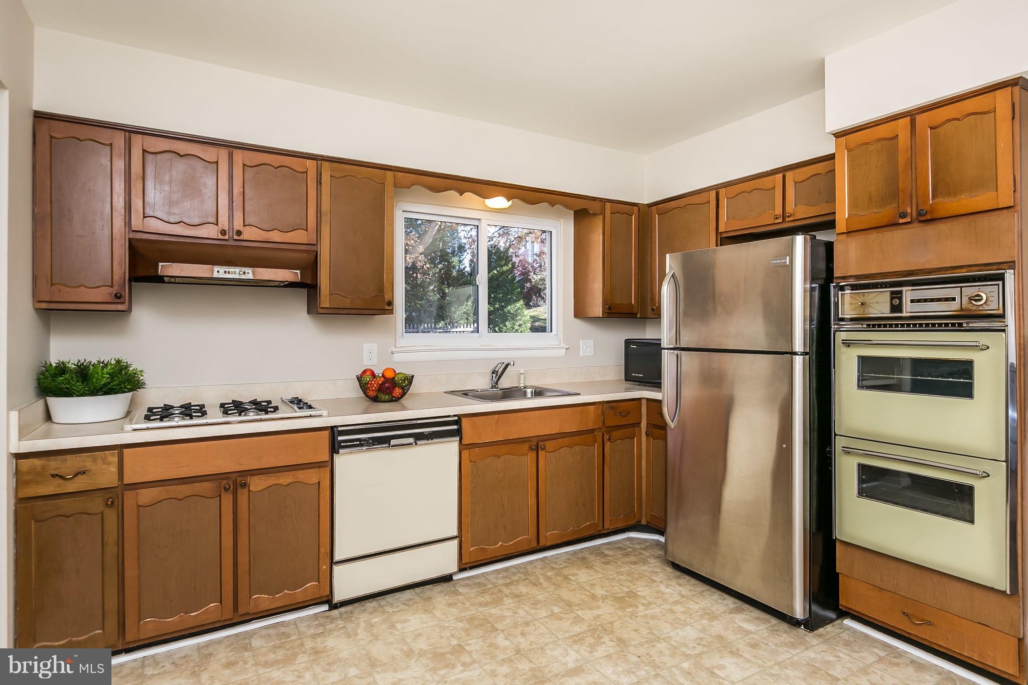 LILLIAN ESTATES - Residential