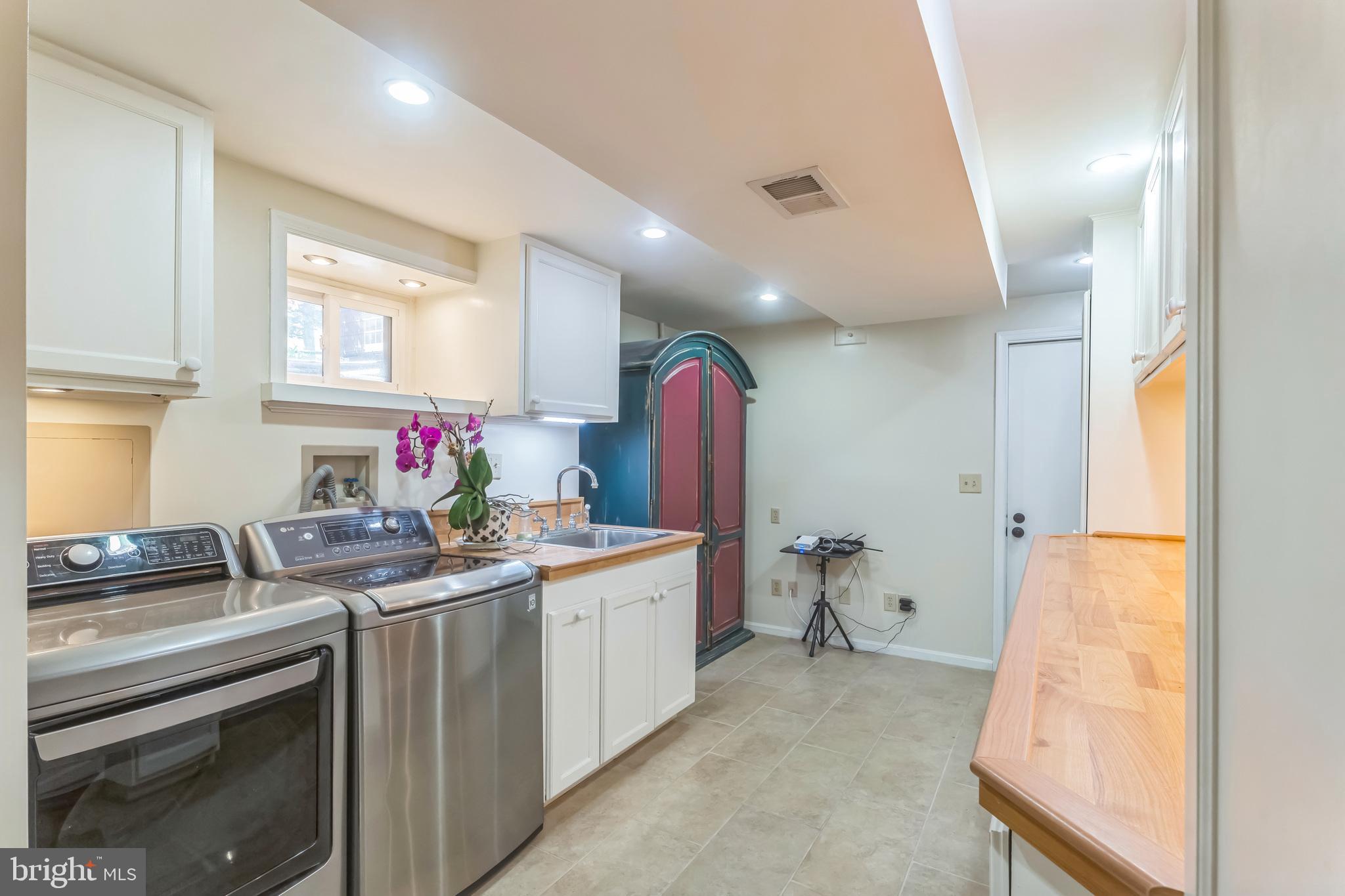 WEST RIDING - Residential