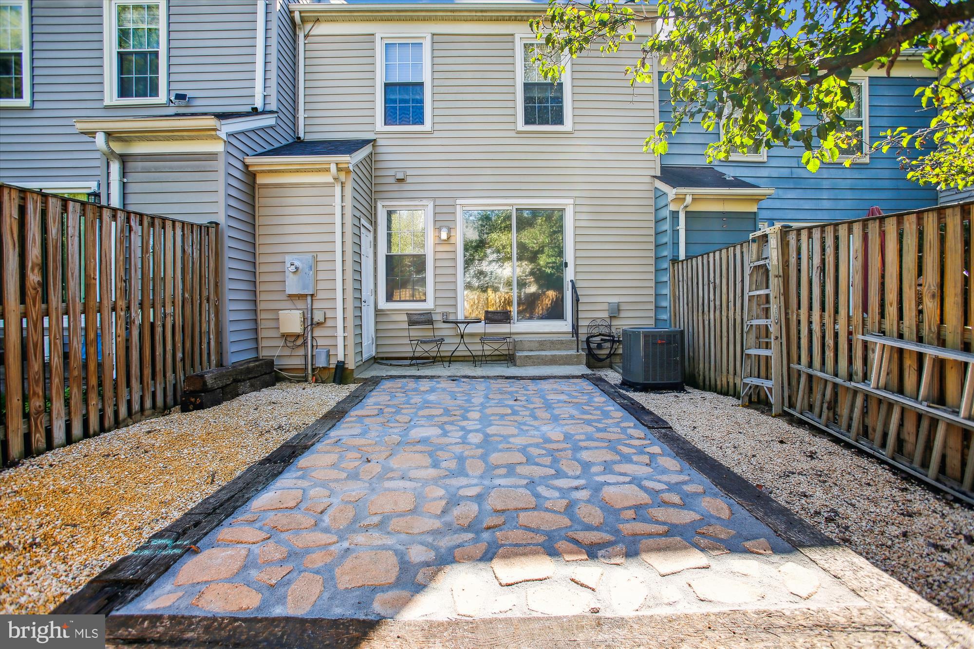 SARATOGA TOWNHOUSES - Residential