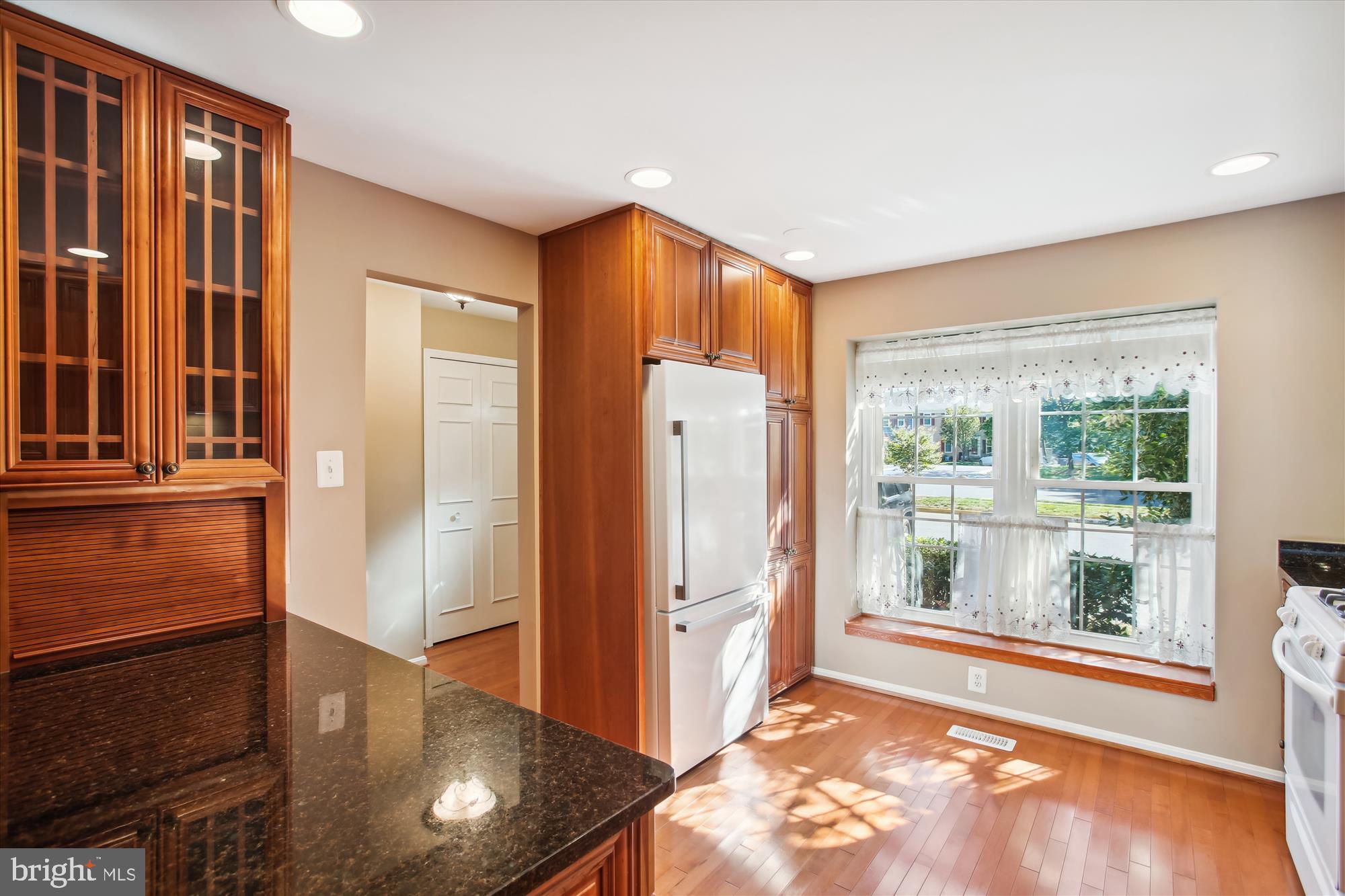 SARATOGA TOWNHOUSES - Residential