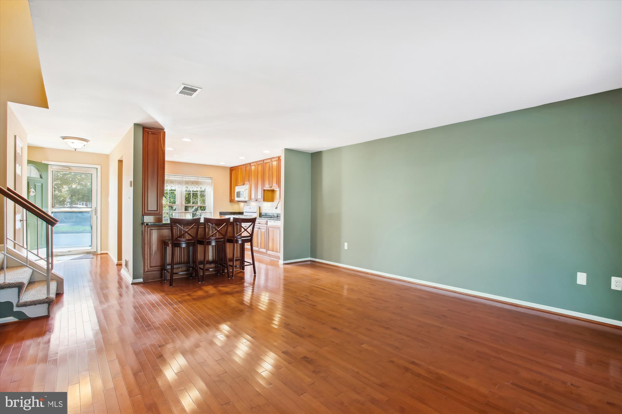 SARATOGA TOWNHOUSES - Residential